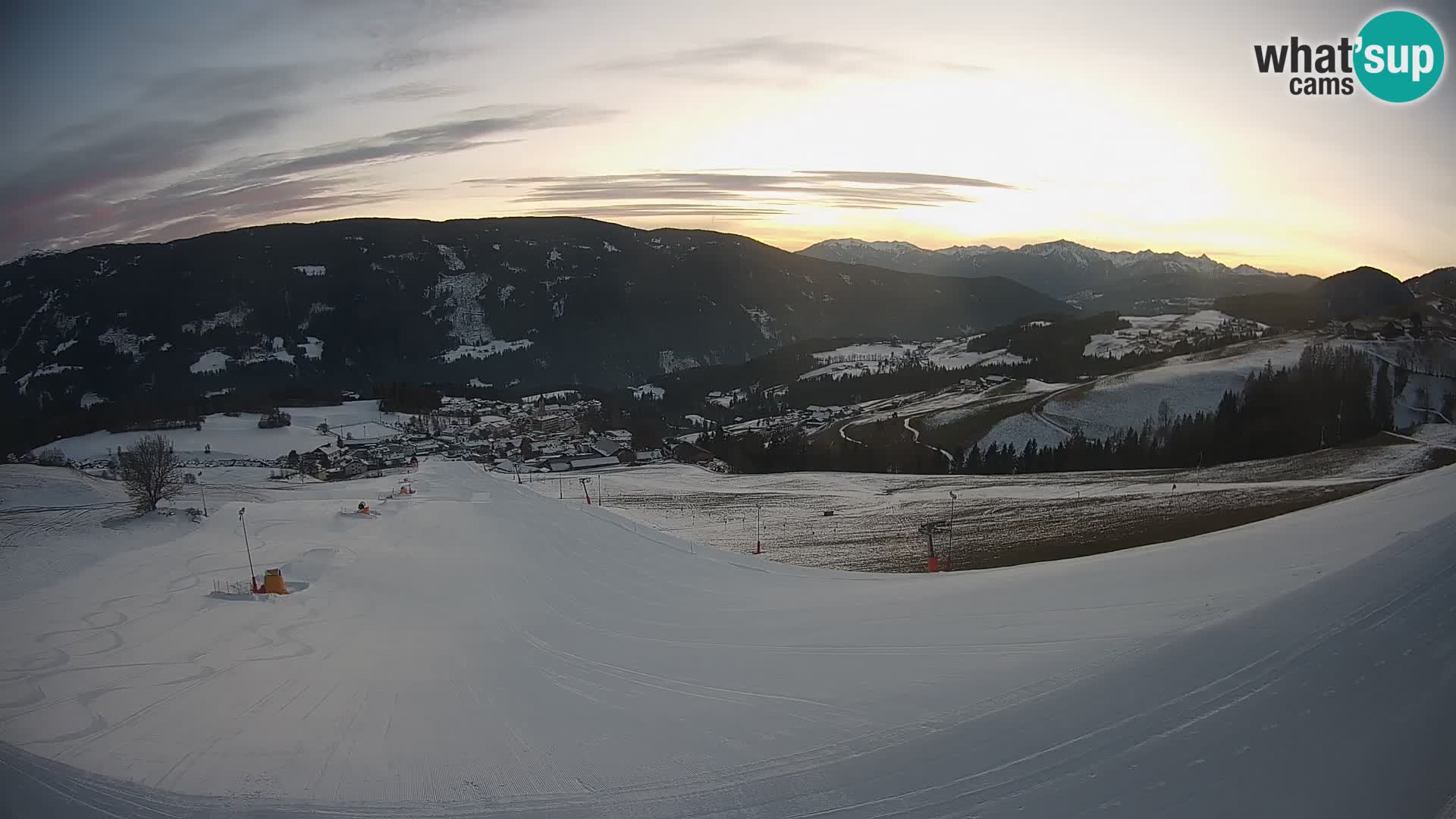 Spletna kamera Terenten (1210m) – Pogled v živo na dolino Pusteria