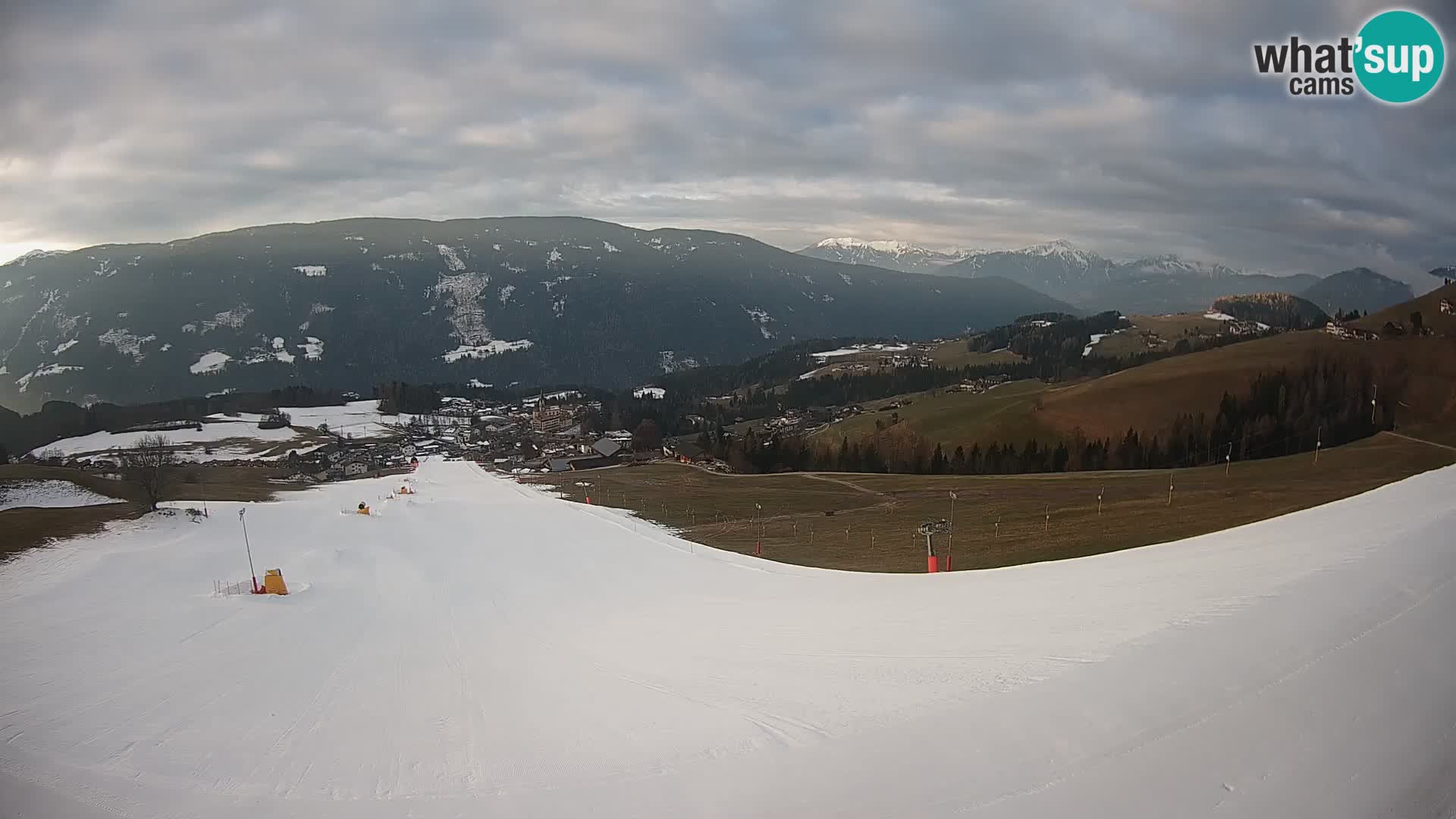 Spletna kamera Terenten (1210m) – Pogled v živo na dolino Pusteria