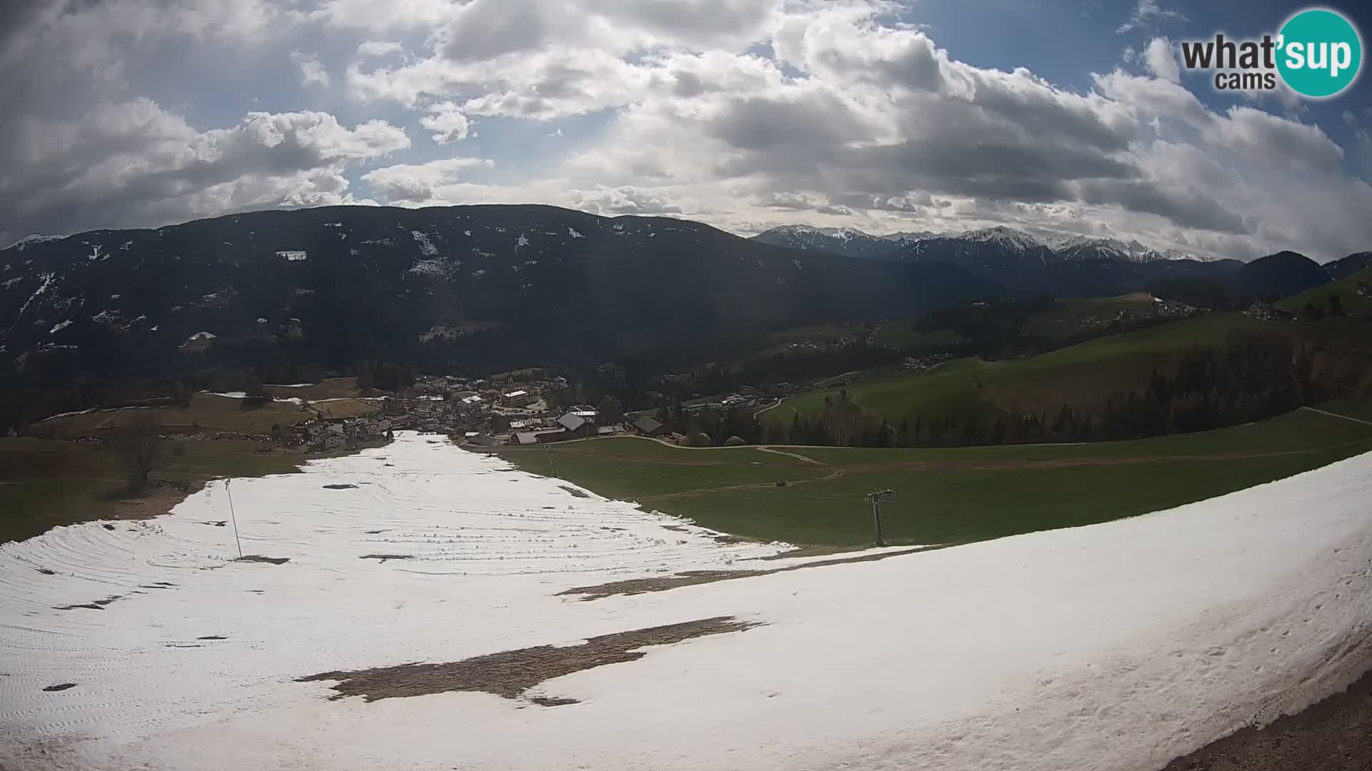 Spletna kamera Terenten (1210m) – Pogled v živo na dolino Pusteria