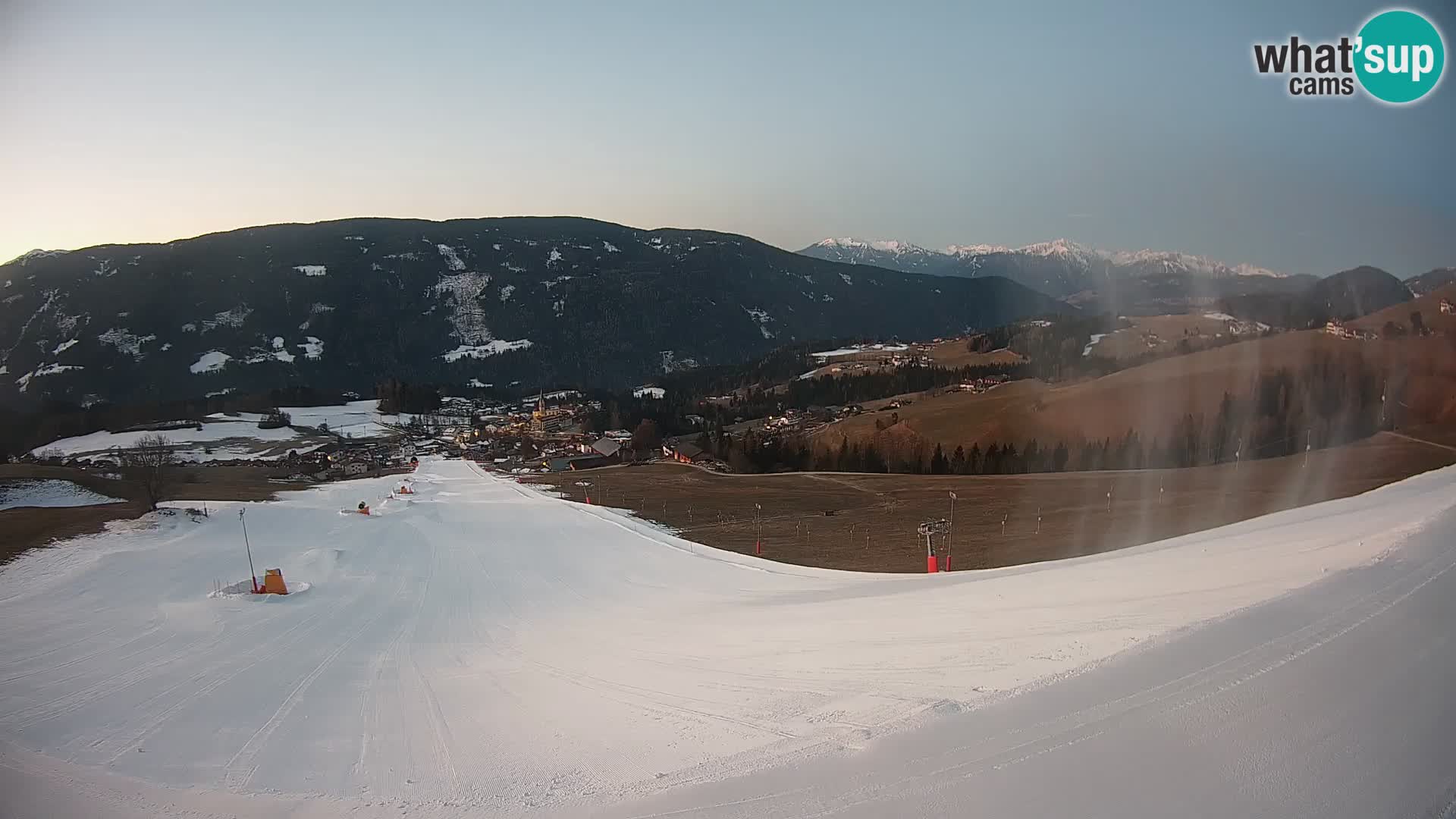 Spletna kamera Terenten (1210m) – Pogled v živo na dolino Pusteria