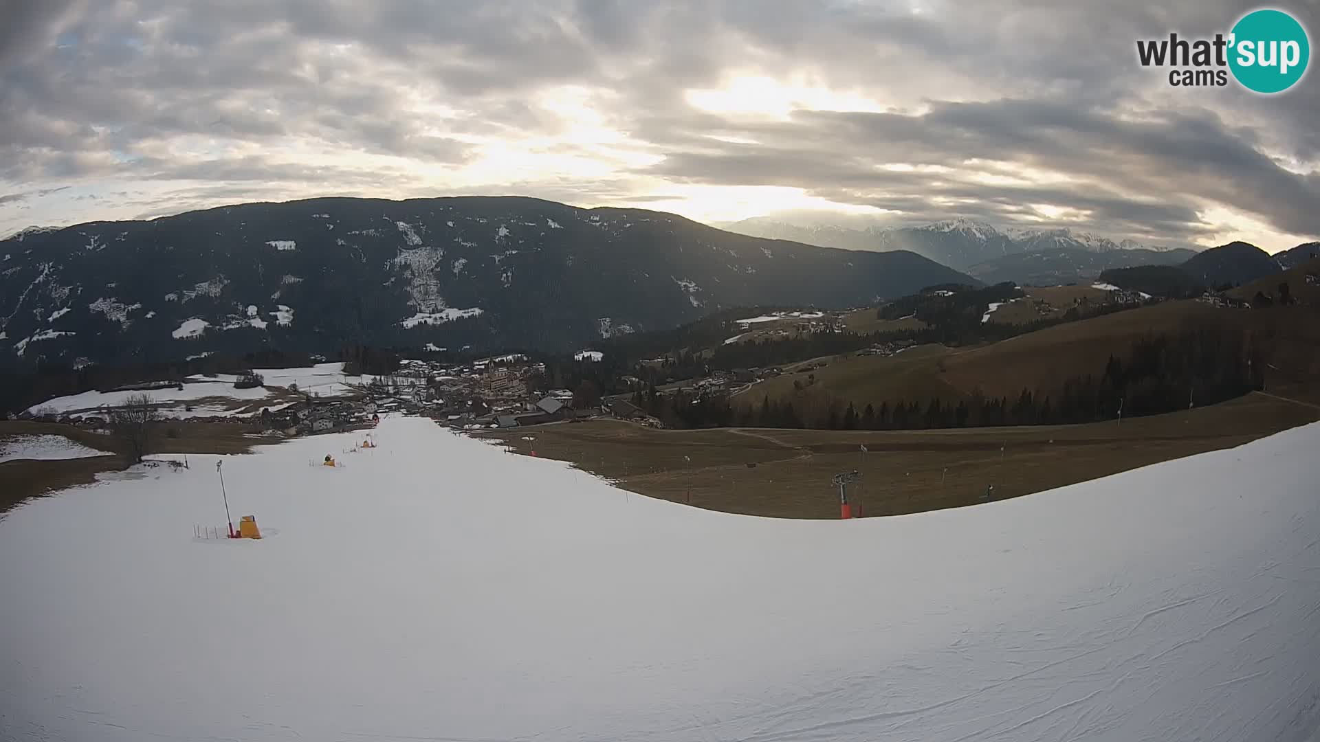 Spletna kamera Terenten (1210m) – Pogled v živo na dolino Pusteria