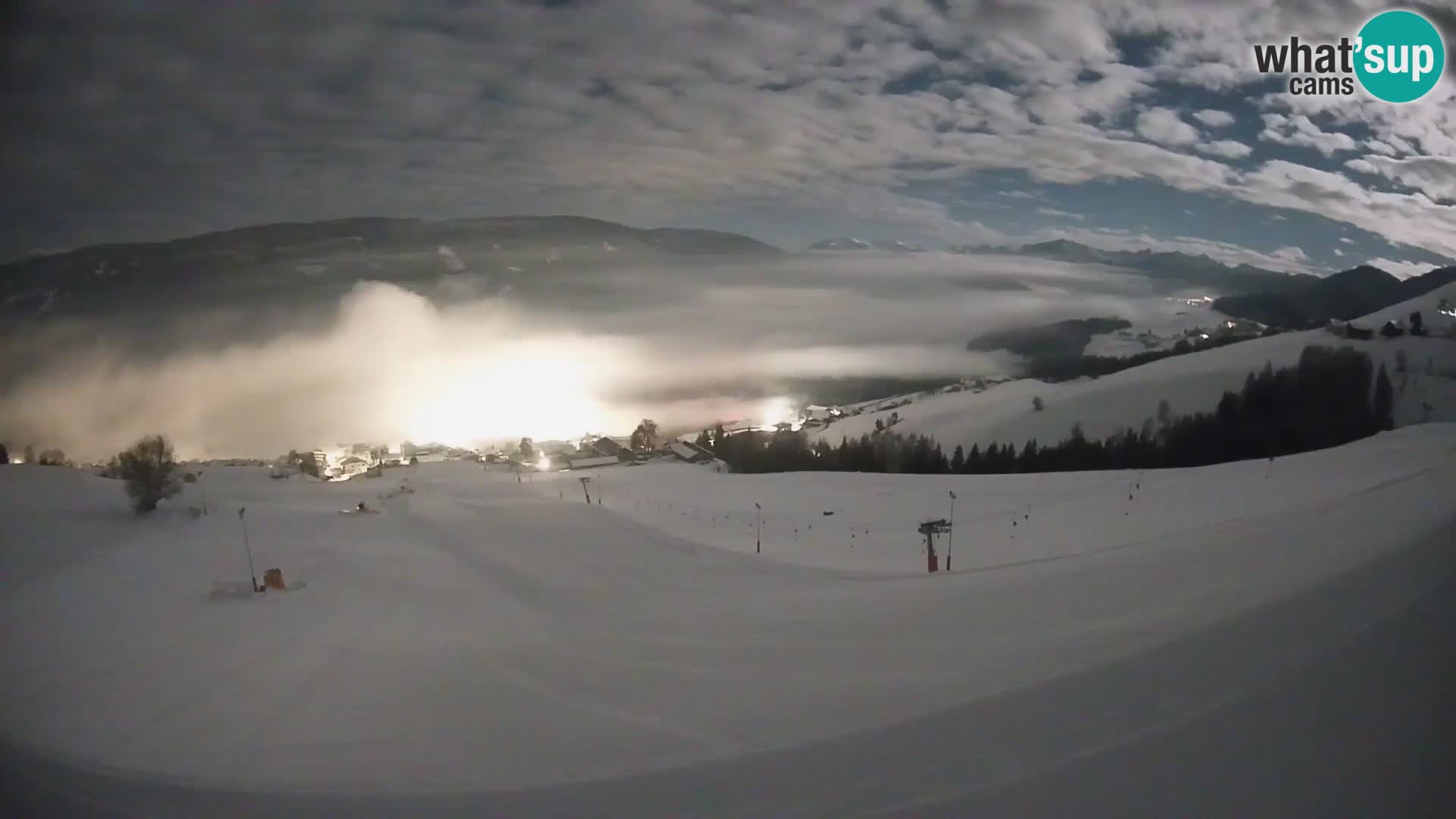 Spletna kamera Terenten (1210m) – Pogled v živo na dolino Pusteria