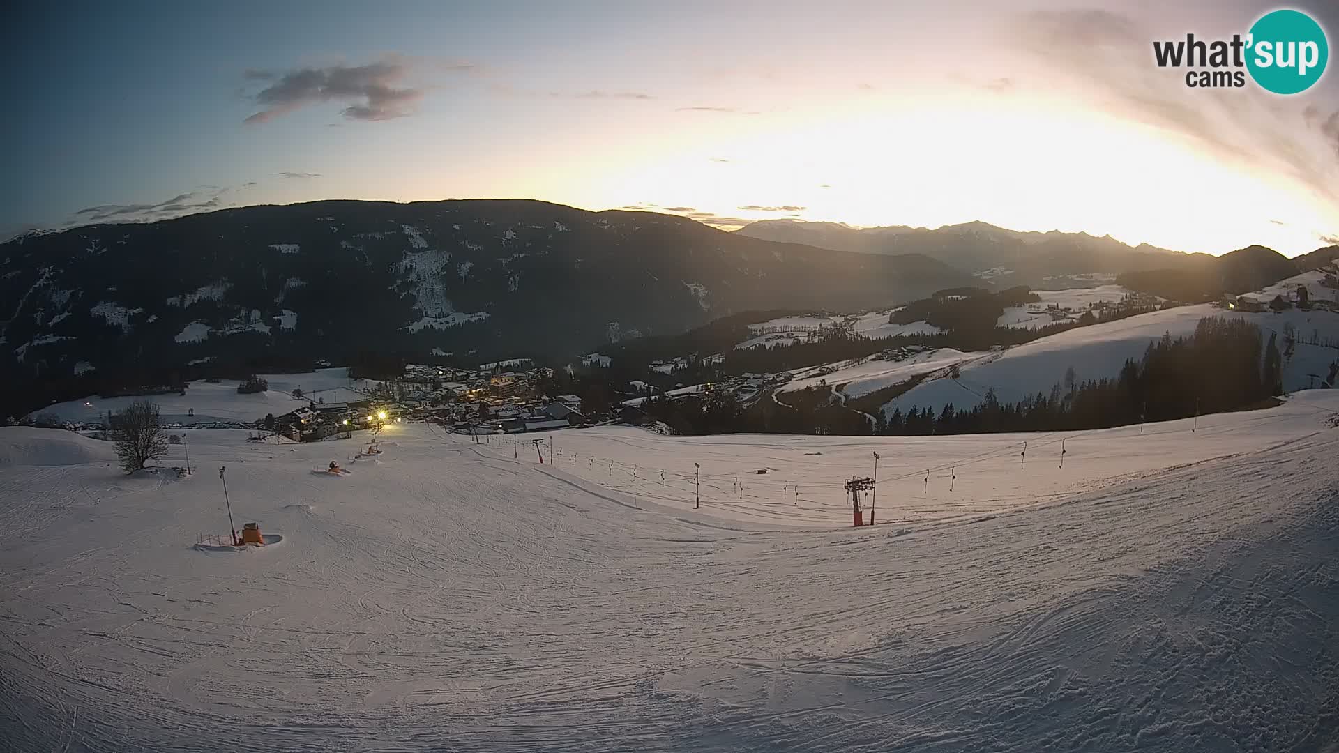 Spletna kamera Terenten (1210m) – Pogled v živo na dolino Pusteria