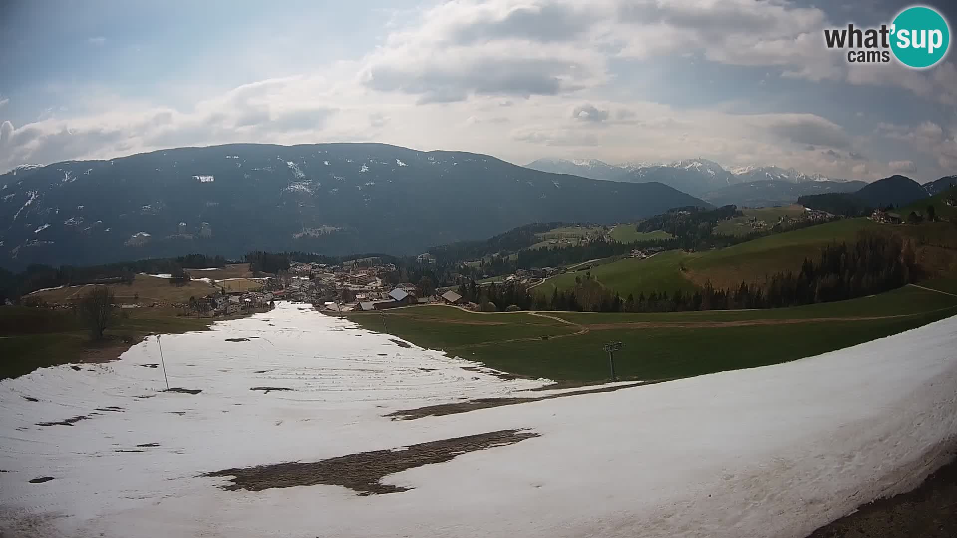 Spletna kamera Terenten (1210m) – Pogled v živo na dolino Pusteria