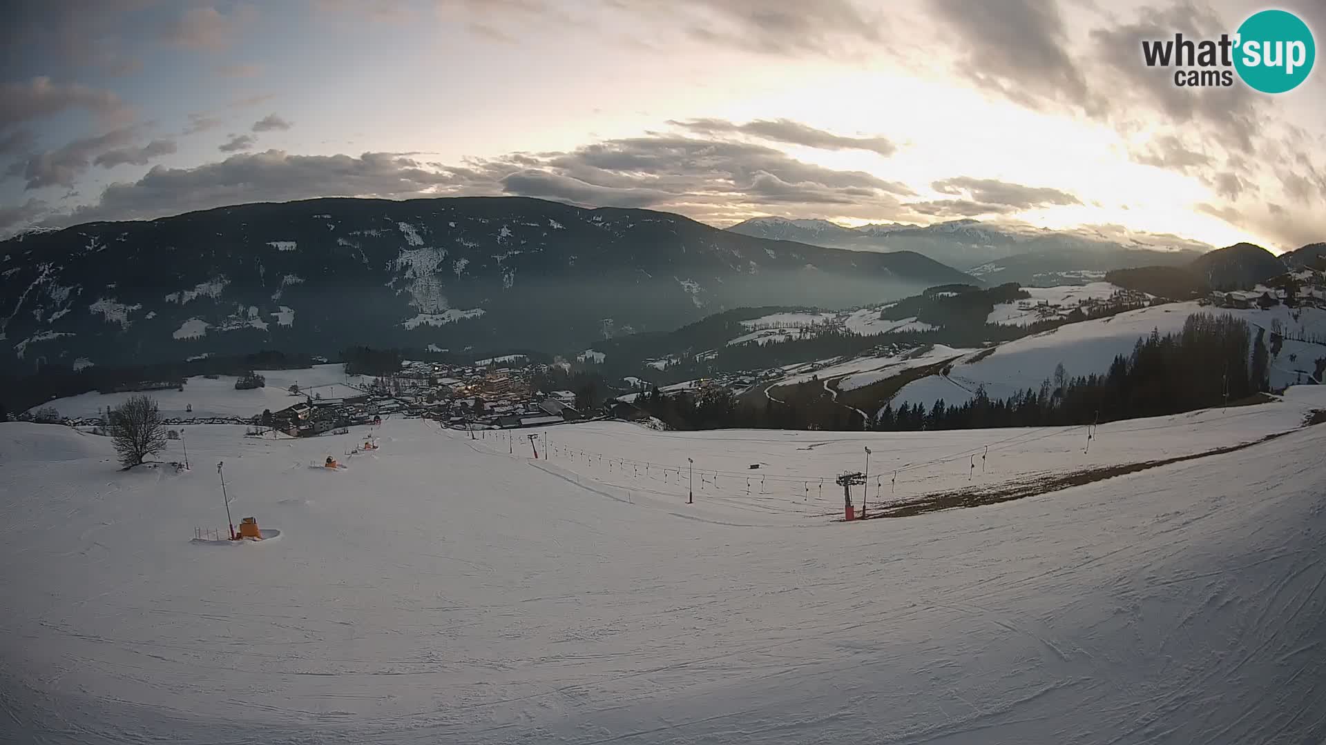 Spletna kamera Terenten (1210m) – Pogled v živo na dolino Pusteria
