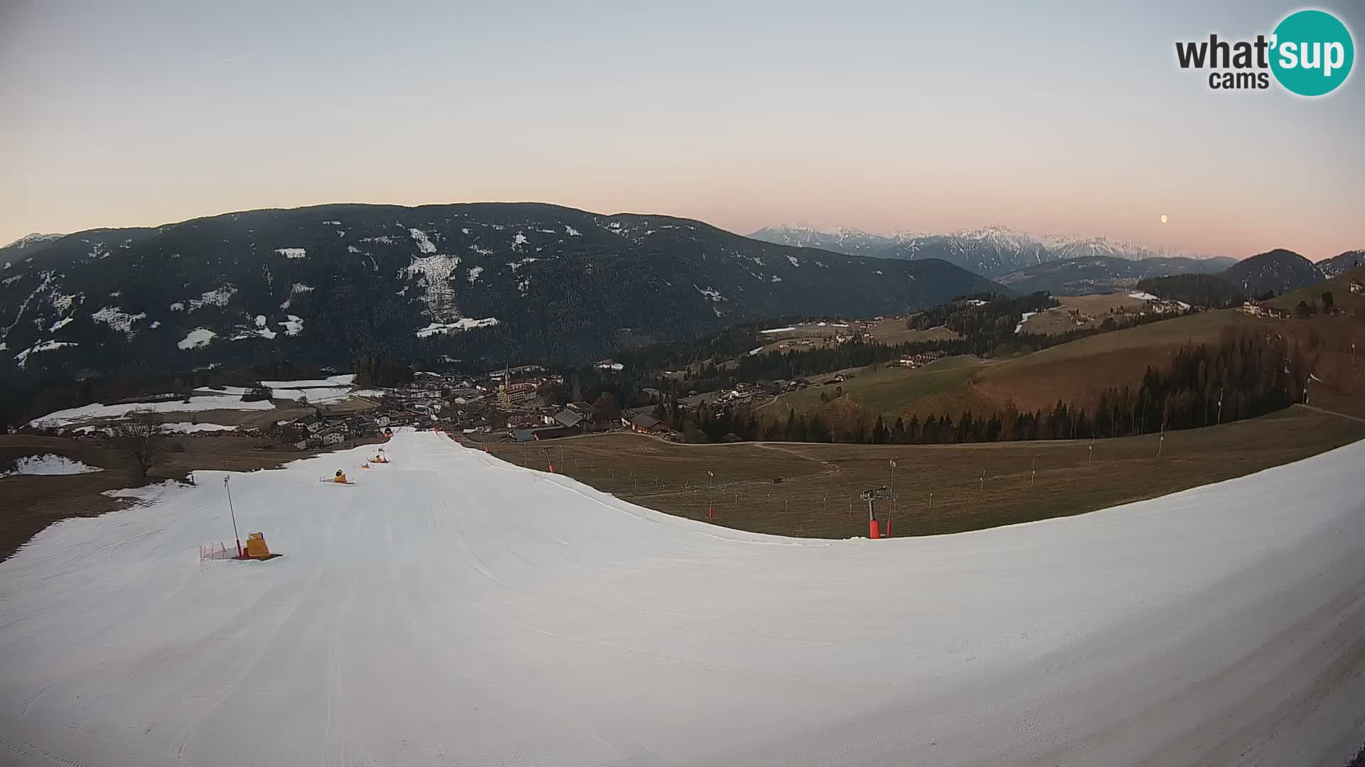 Spletna kamera Terenten (1210m) – Pogled v živo na dolino Pusteria