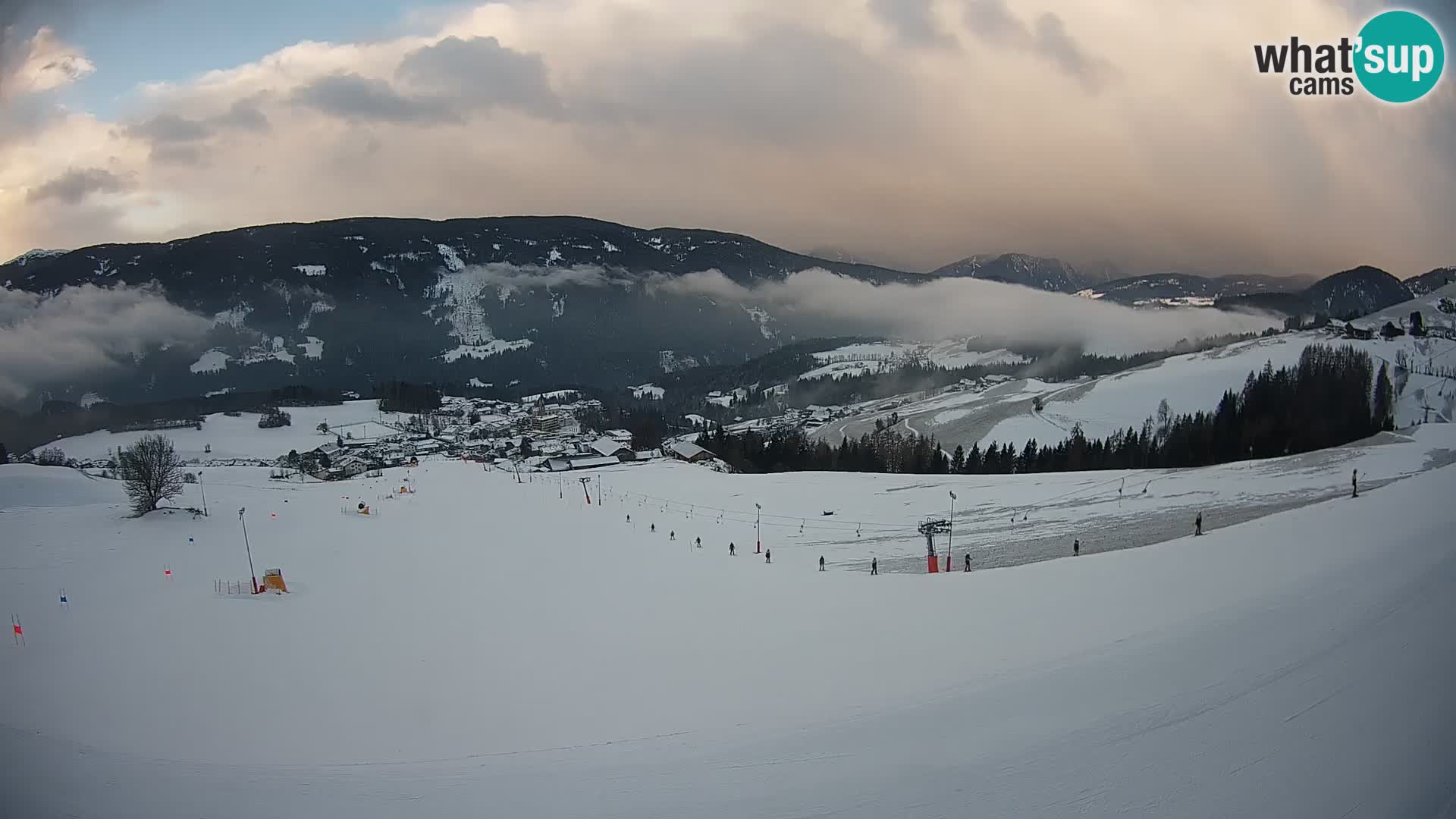 Spletna kamera Terenten (1210m) – Pogled v živo na dolino Pusteria