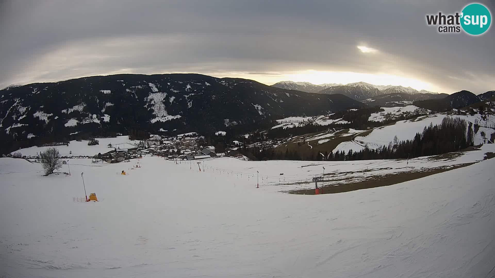 Spletna kamera Terenten (1210m) – Pogled v živo na dolino Pusteria