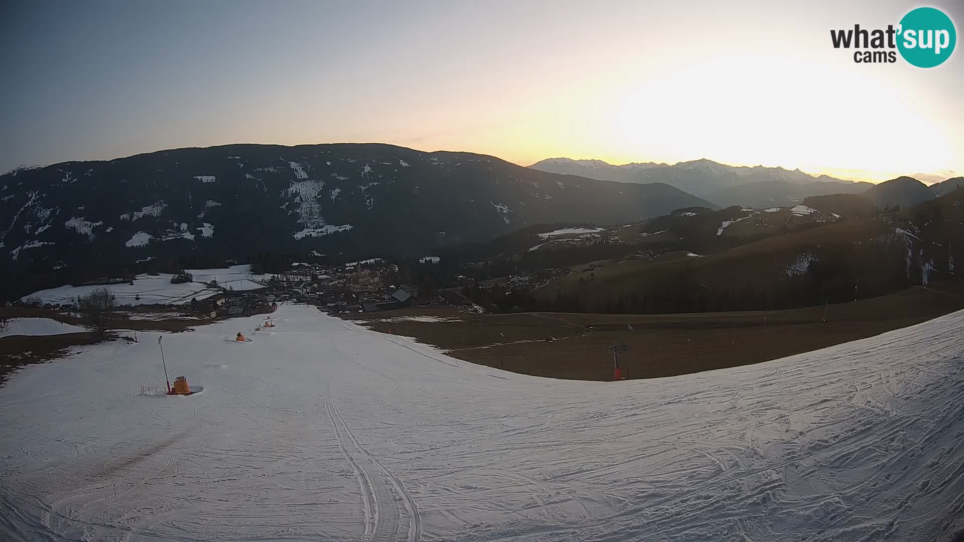 Spletna kamera Terenten (1210m) – Pogled v živo na dolino Pusteria
