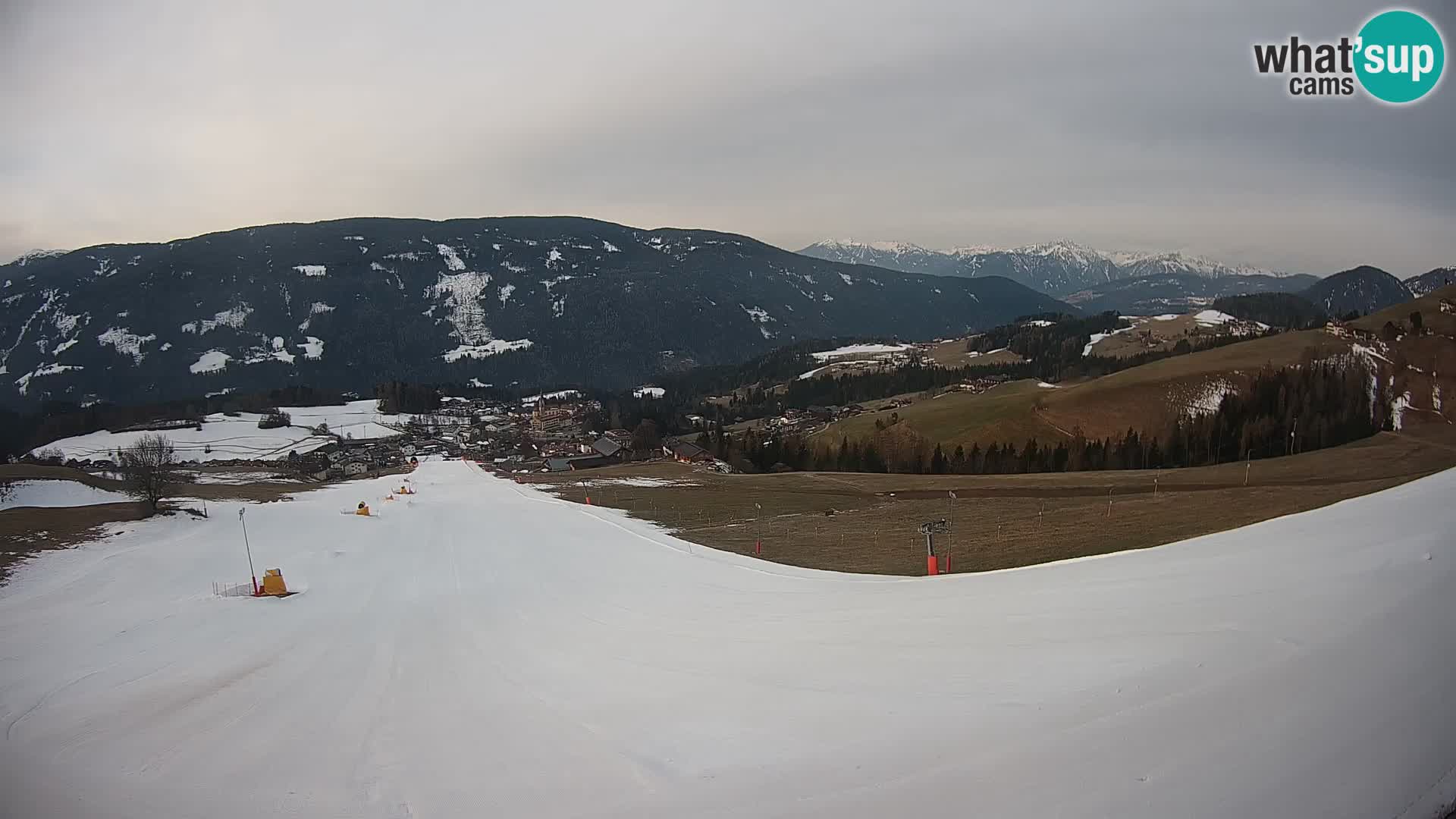 Spletna kamera Terenten (1210m) – Pogled v živo na dolino Pusteria