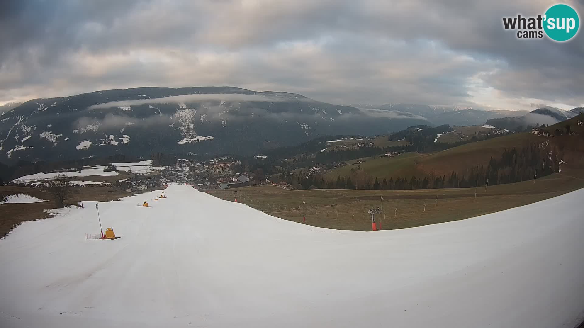 Spletna kamera Terenten (1210m) – Pogled v živo na dolino Pusteria