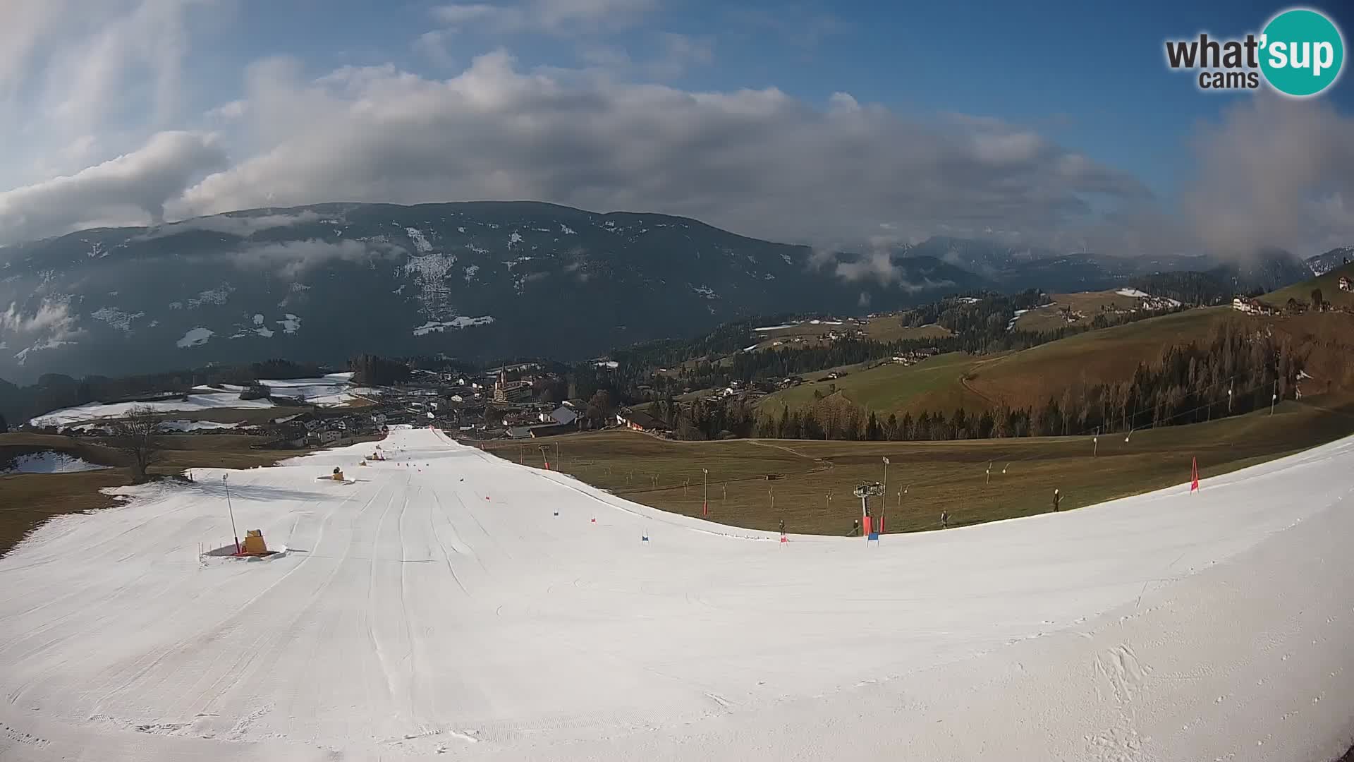 Spletna kamera Terenten (1210m) – Pogled v živo na dolino Pusteria