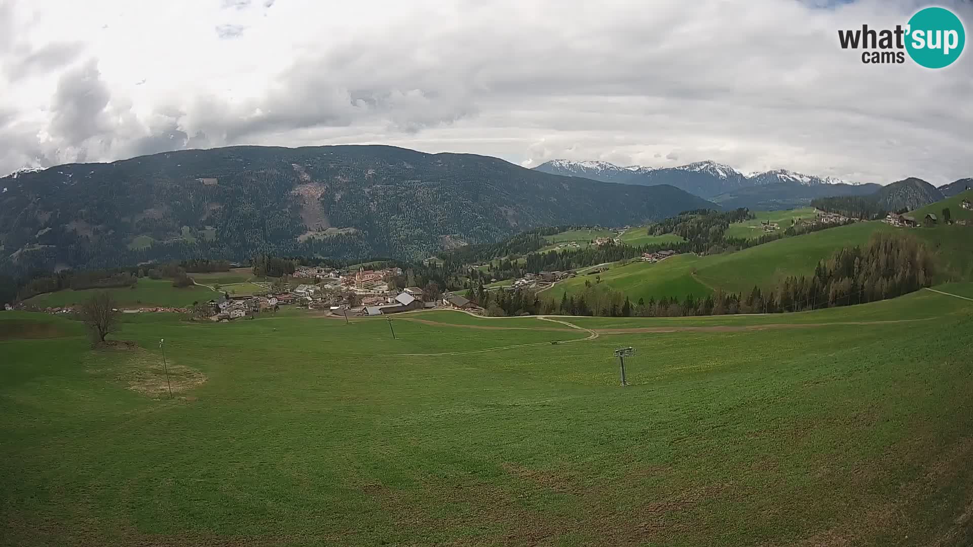 Spletna kamera Terenten (1210m) – Pogled v živo na dolino Pusteria