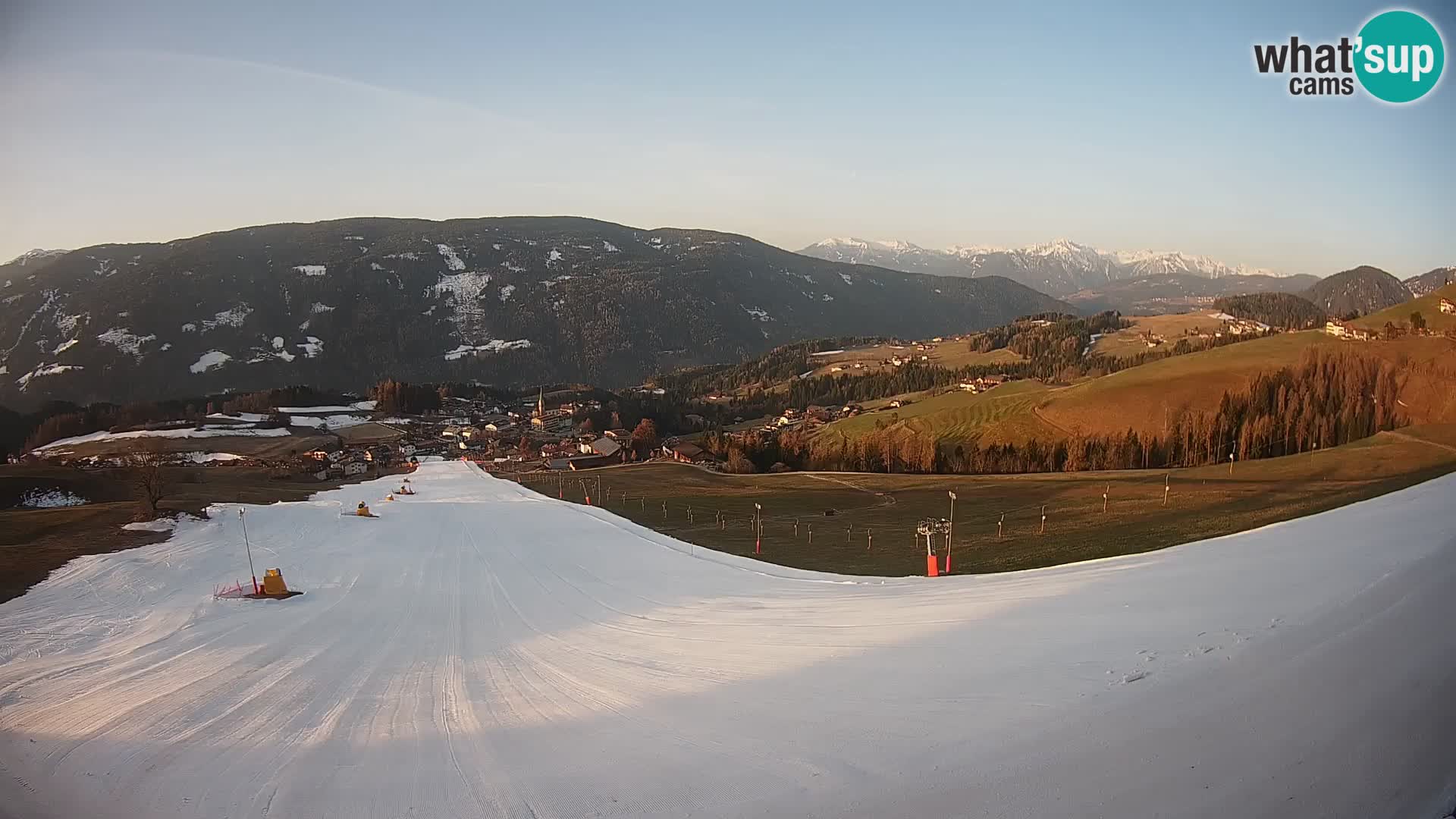 Spletna kamera Terenten (1210m) – Pogled v živo na dolino Pusteria