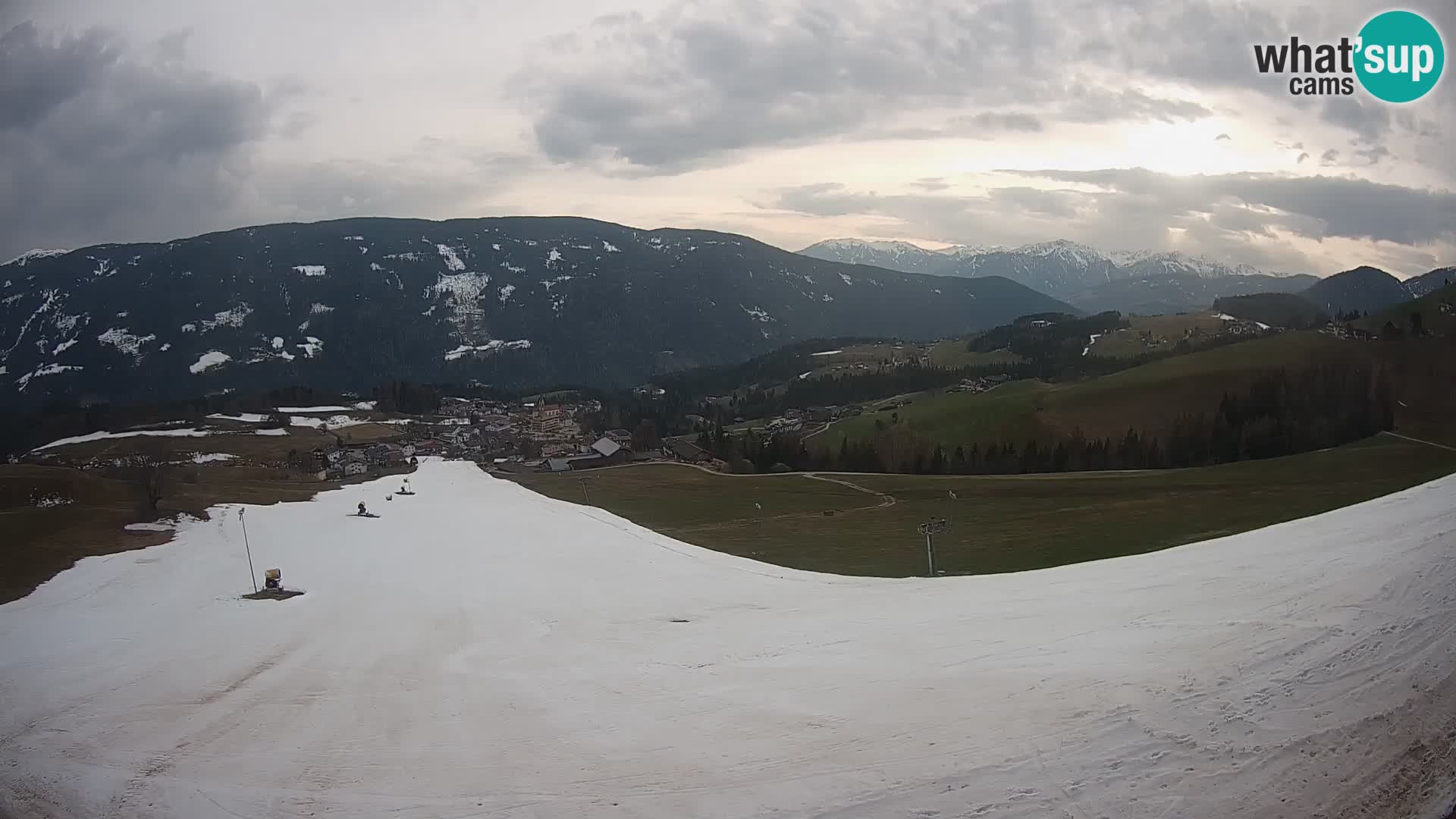 Spletna kamera Terenten (1210m) – Pogled v živo na dolino Pusteria