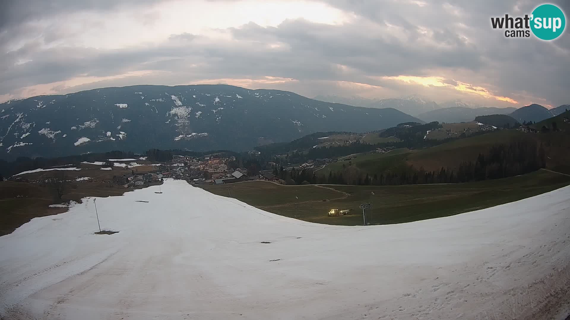 Spletna kamera Terenten (1210m) – Pogled v živo na dolino Pusteria