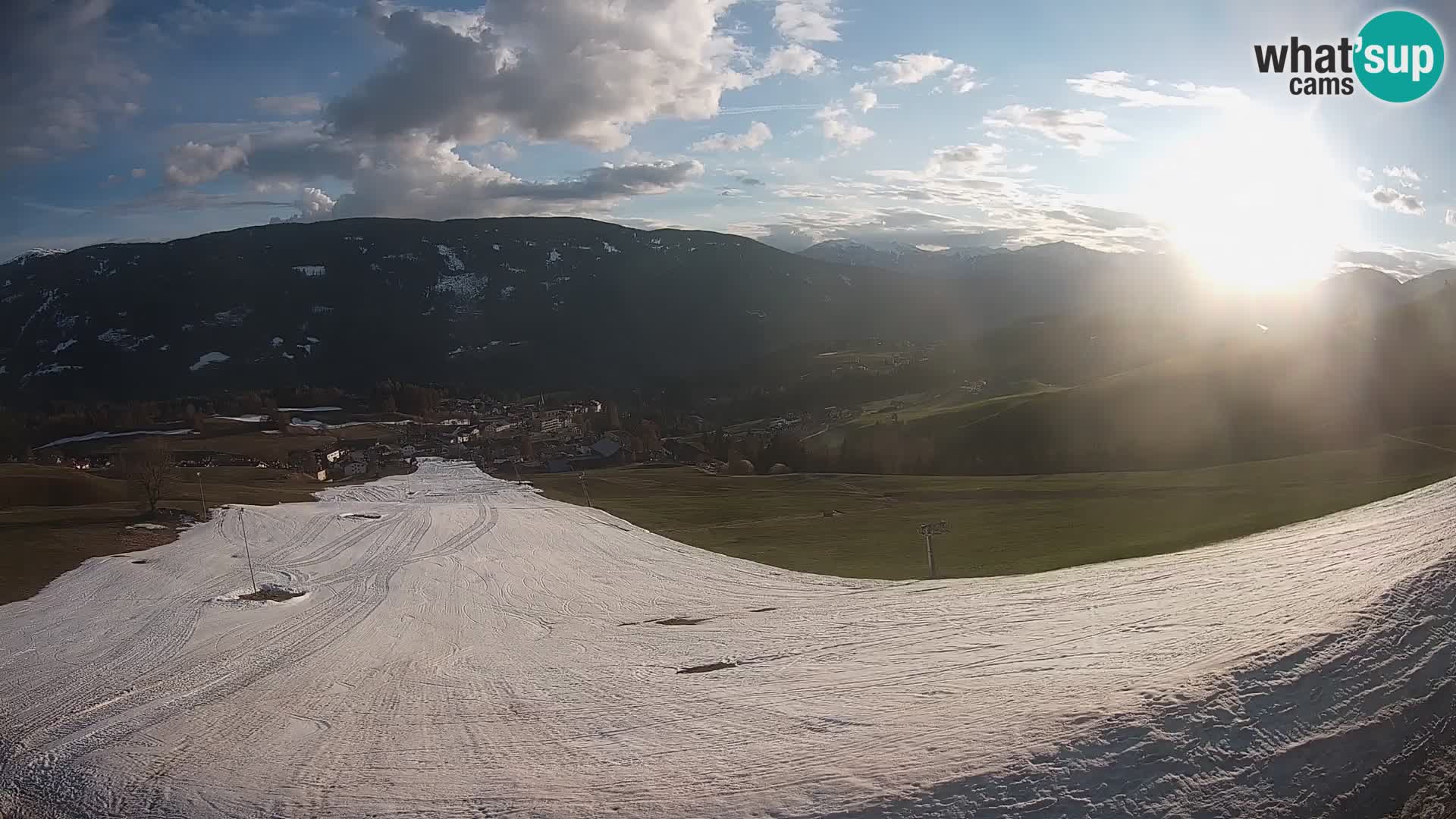 Spletna kamera Terenten (1210m) – Pogled v živo na dolino Pusteria