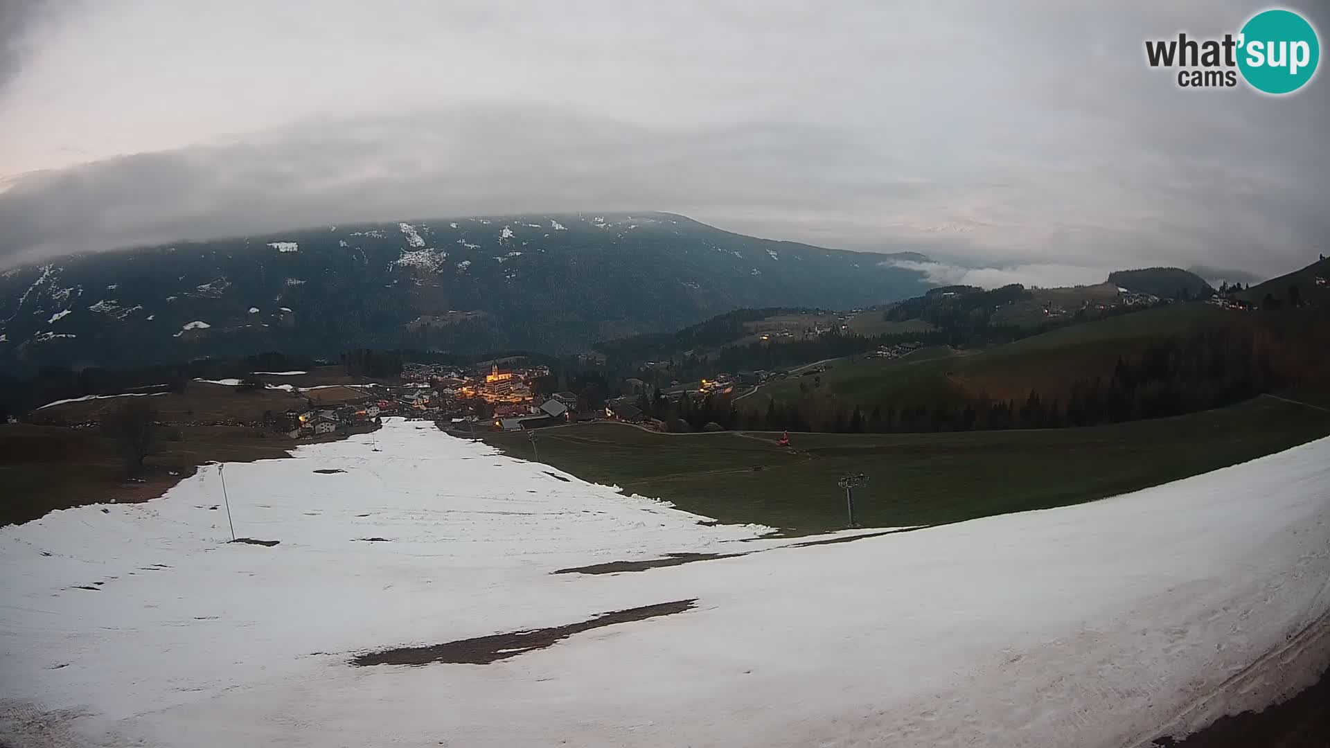 Spletna kamera Terenten (1210m) – Pogled v živo na dolino Pusteria
