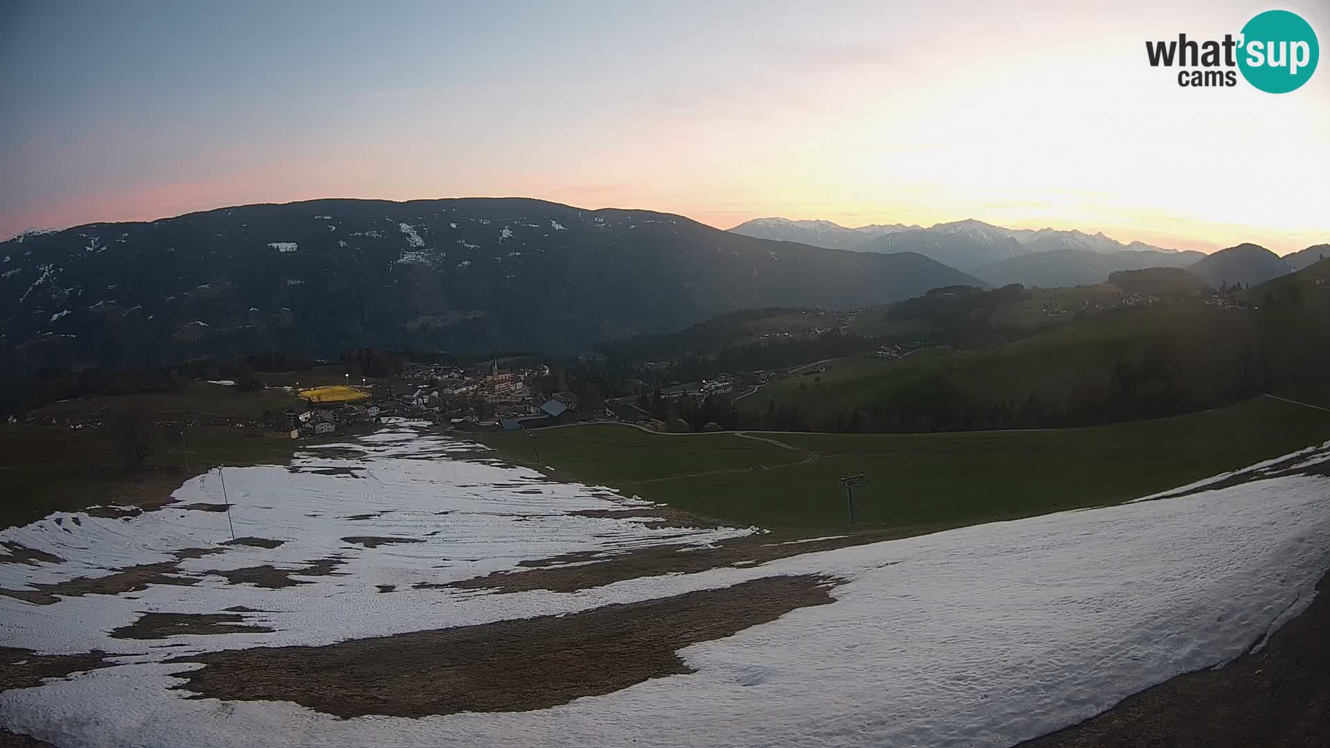 Spletna kamera Terenten (1210m) – Pogled v živo na dolino Pusteria