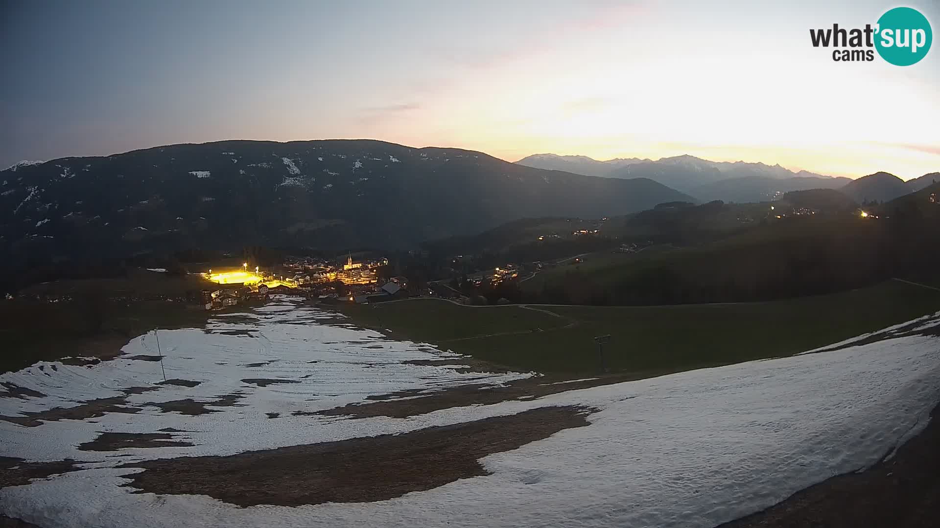 Spletna kamera Terenten (1210m) – Pogled v živo na dolino Pusteria