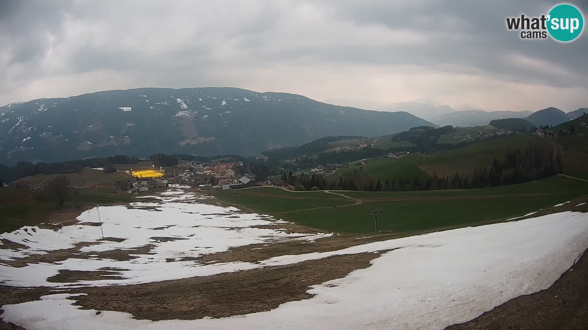 Spletna kamera Terenten (1210m) – Pogled v živo na dolino Pusteria