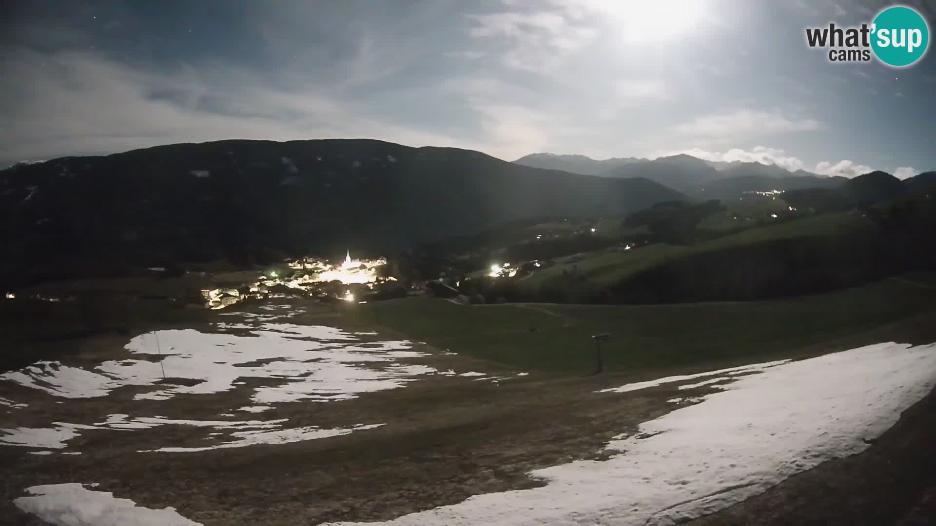 Spletna kamera Terenten (1210m) – Pogled v živo na dolino Pusteria