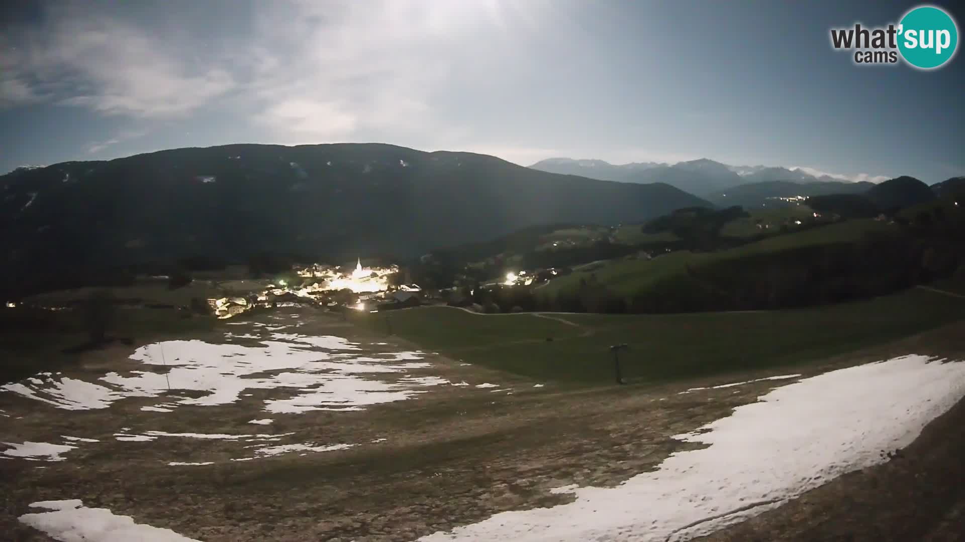 Spletna kamera Terenten (1210m) – Pogled v živo na dolino Pusteria