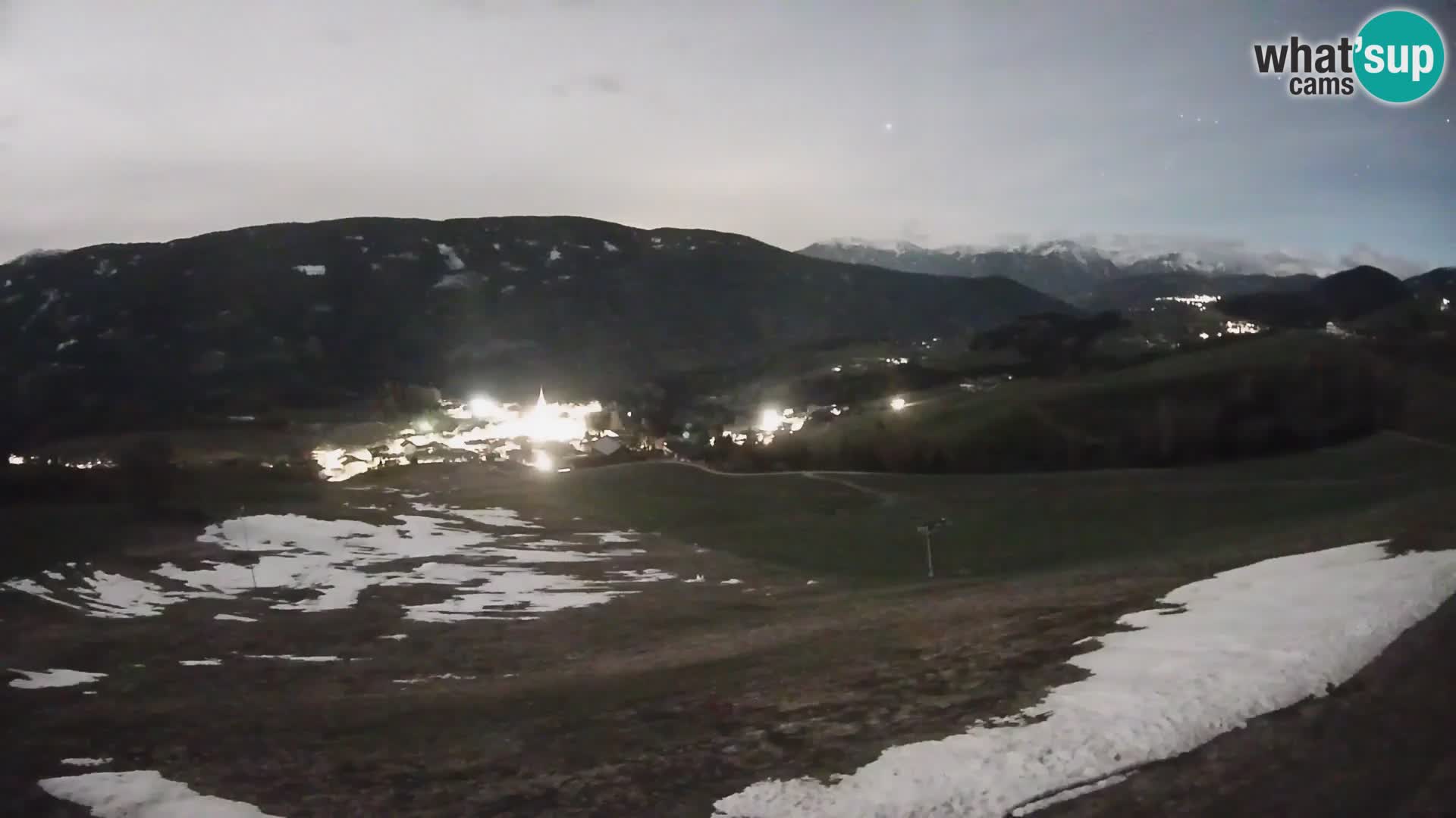 Spletna kamera Terenten (1210m) – Pogled v živo na dolino Pusteria