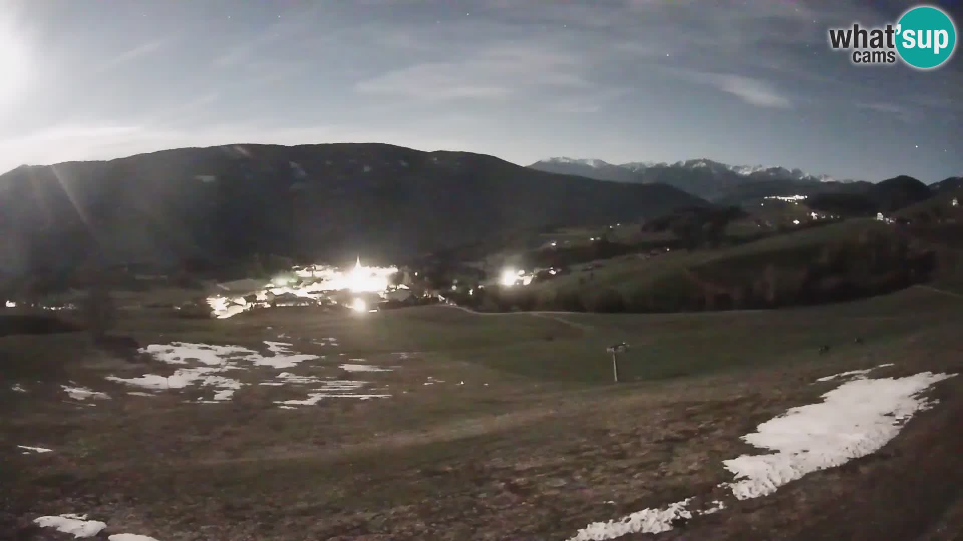 Spletna kamera Terenten (1210m) – Pogled v živo na dolino Pusteria