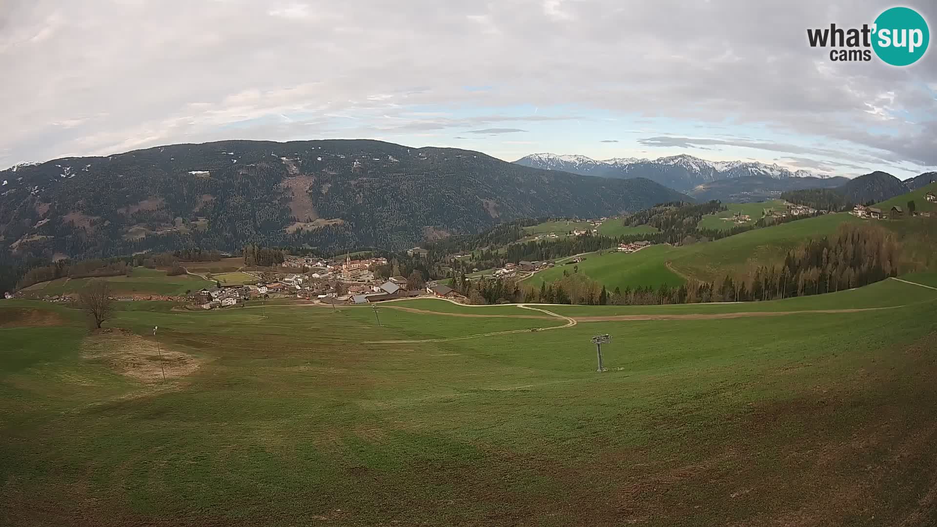 Spletna kamera Terenten (1210m) – Pogled v živo na dolino Pusteria
