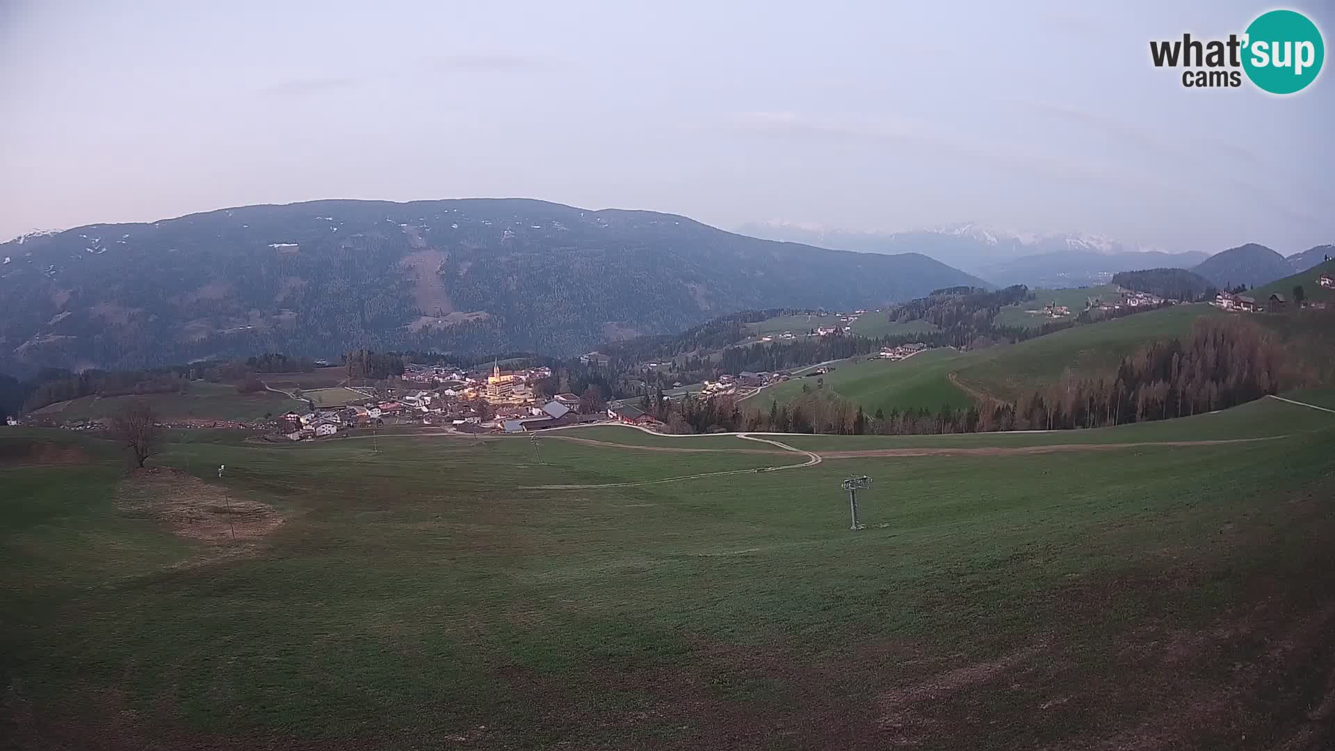 Spletna kamera Terenten (1210m) – Pogled v živo na dolino Pusteria