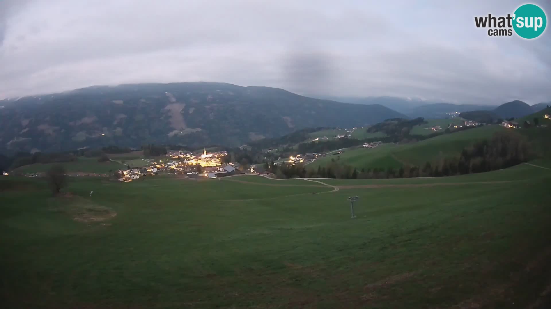 Spletna kamera Terenten (1210m) – Pogled v živo na dolino Pusteria