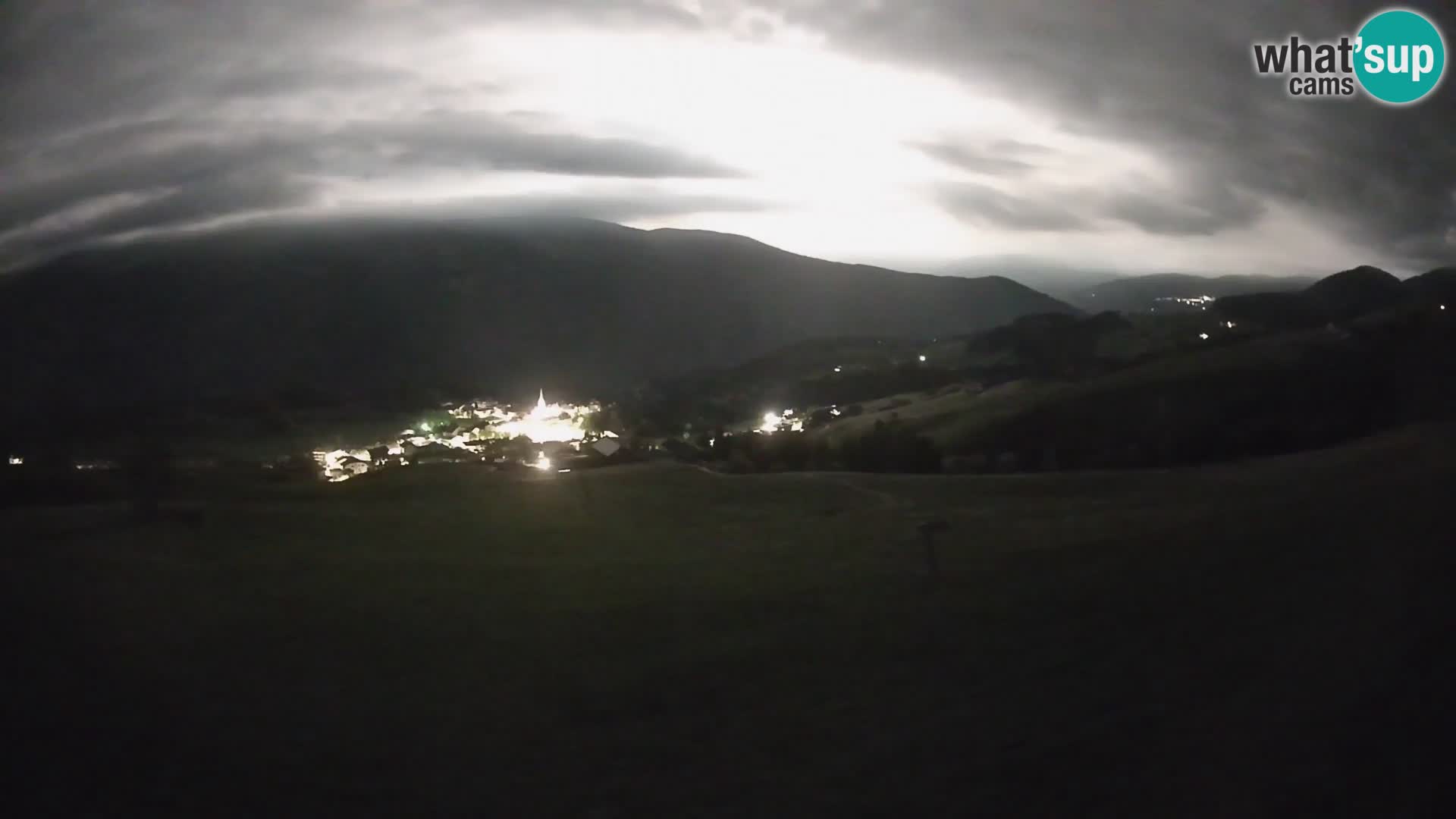 Spletna kamera Terenten (1210m) – Pogled v živo na dolino Pusteria