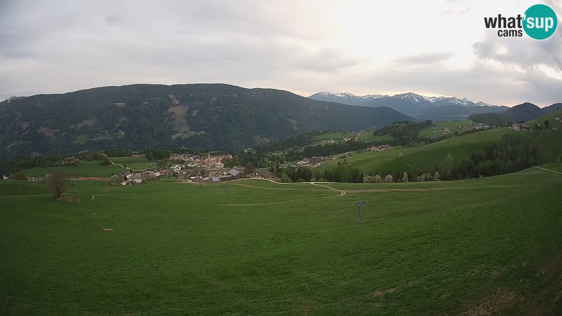 Spletna kamera Terenten (1210m) – Pogled v živo na dolino Pusteria