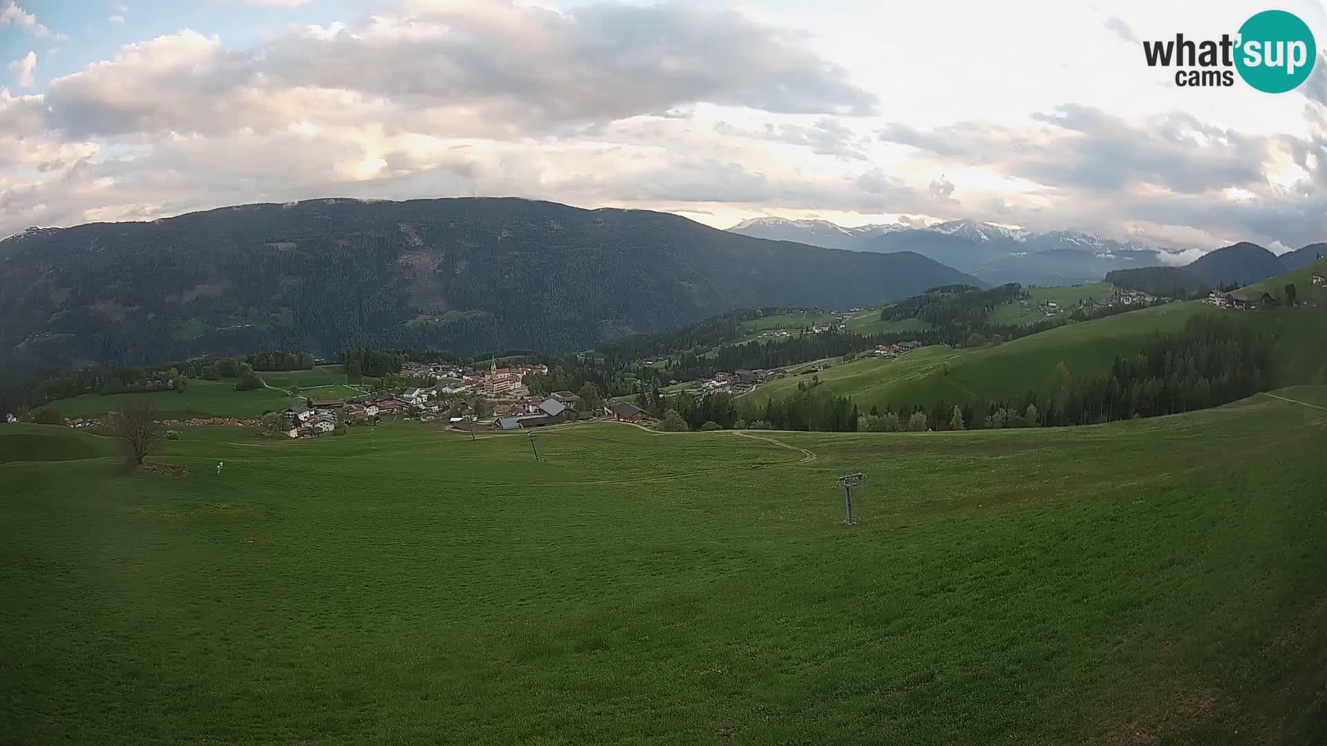 Spletna kamera Terenten (1210m) – Pogled v živo na dolino Pusteria