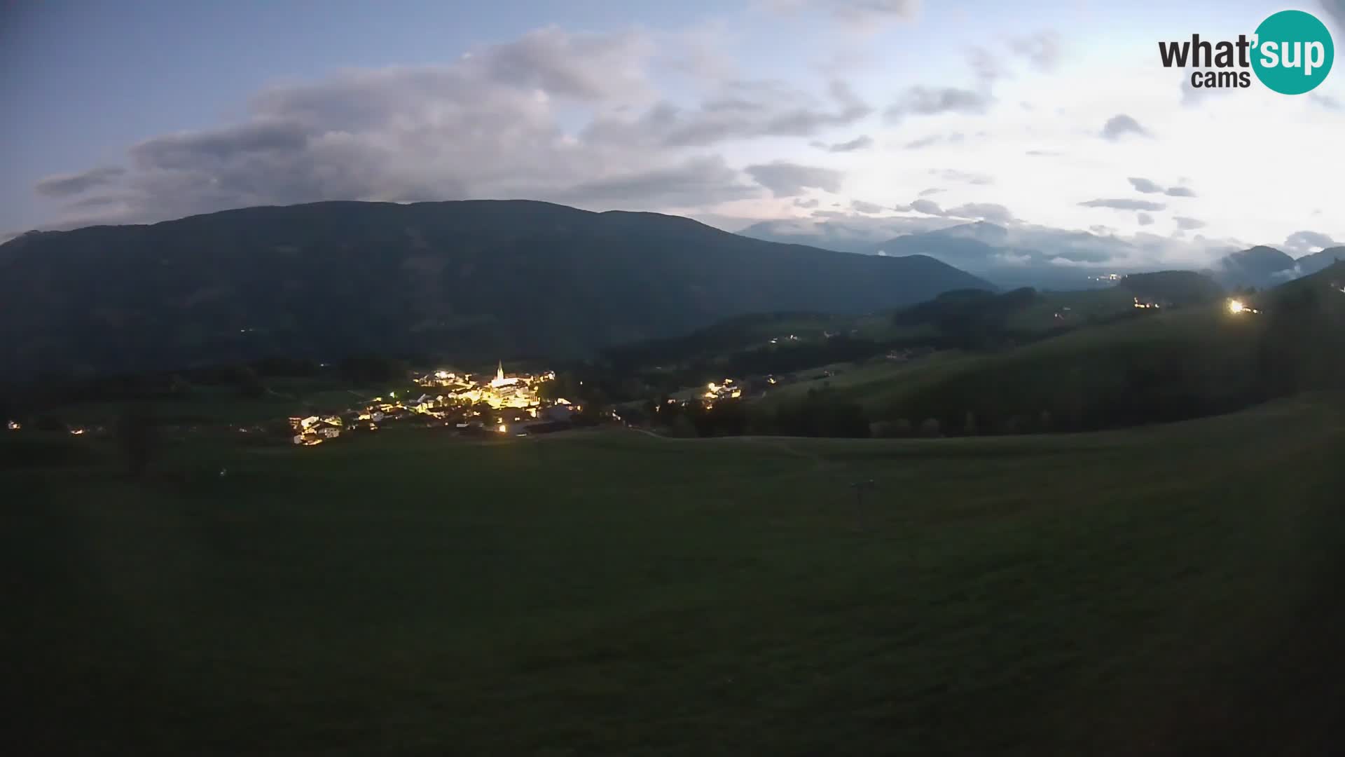 Spletna kamera Terenten (1210m) – Pogled v živo na dolino Pusteria