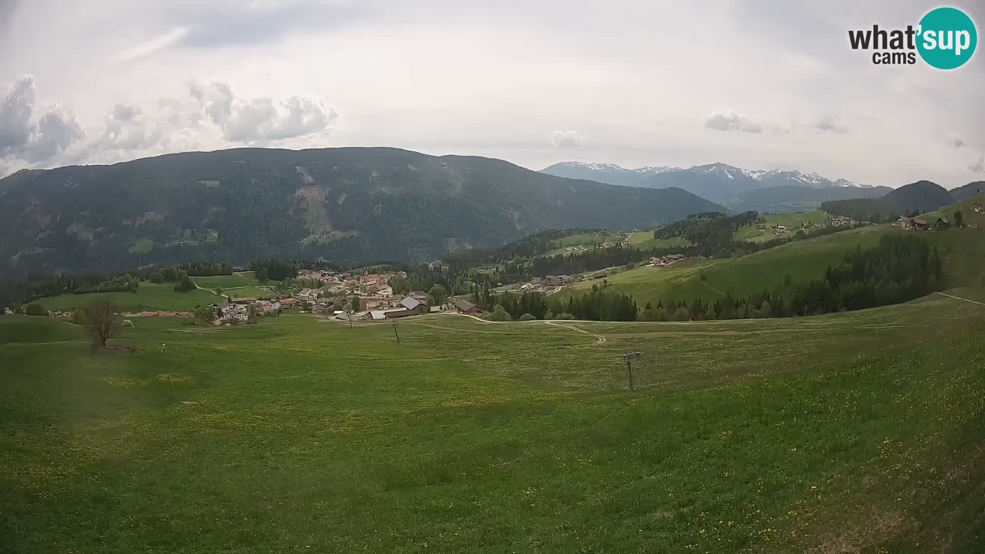 Spletna kamera Terenten (1210m) – Pogled v živo na dolino Pusteria