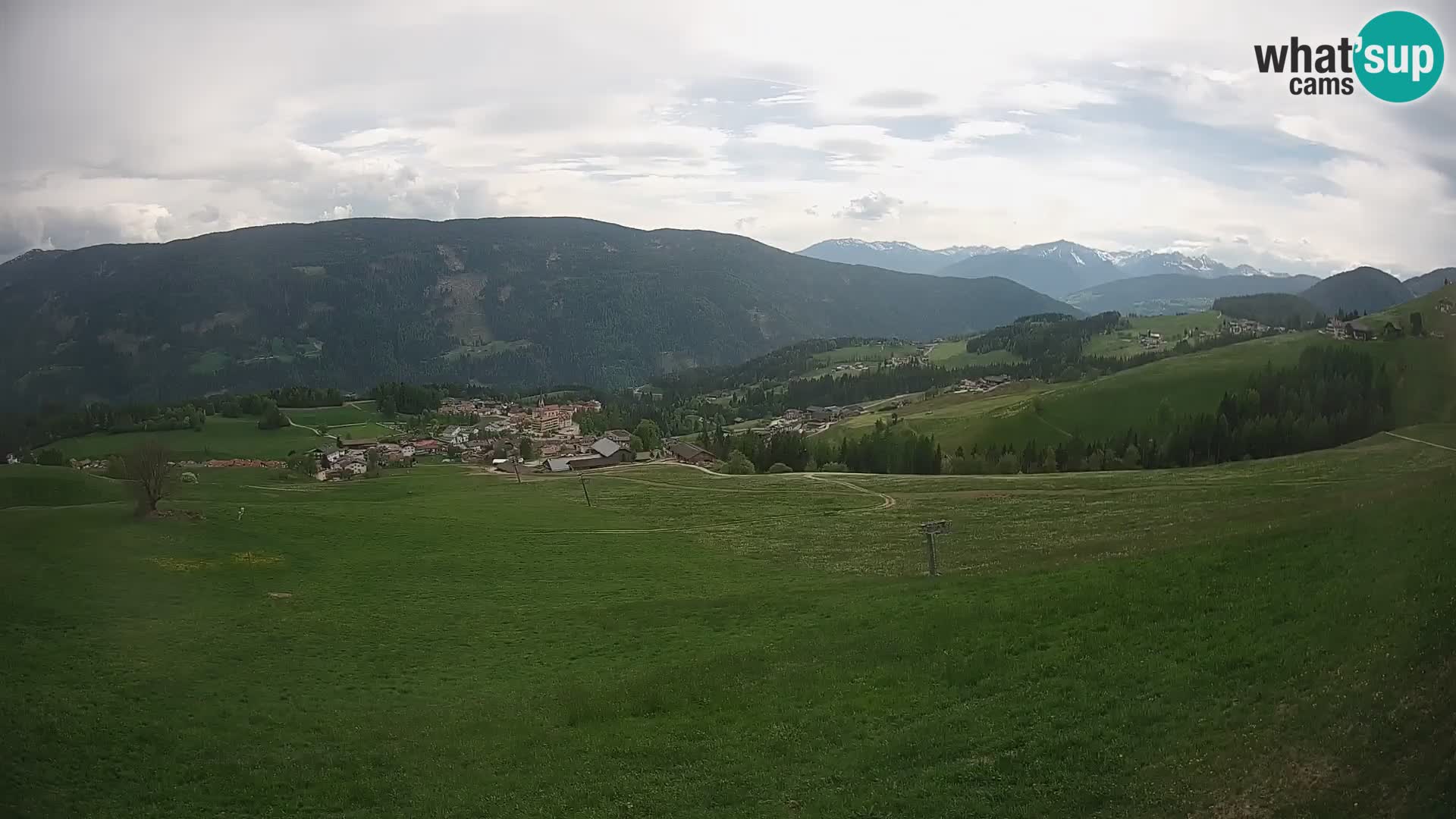 Spletna kamera Terenten (1210m) – Pogled v živo na dolino Pusteria