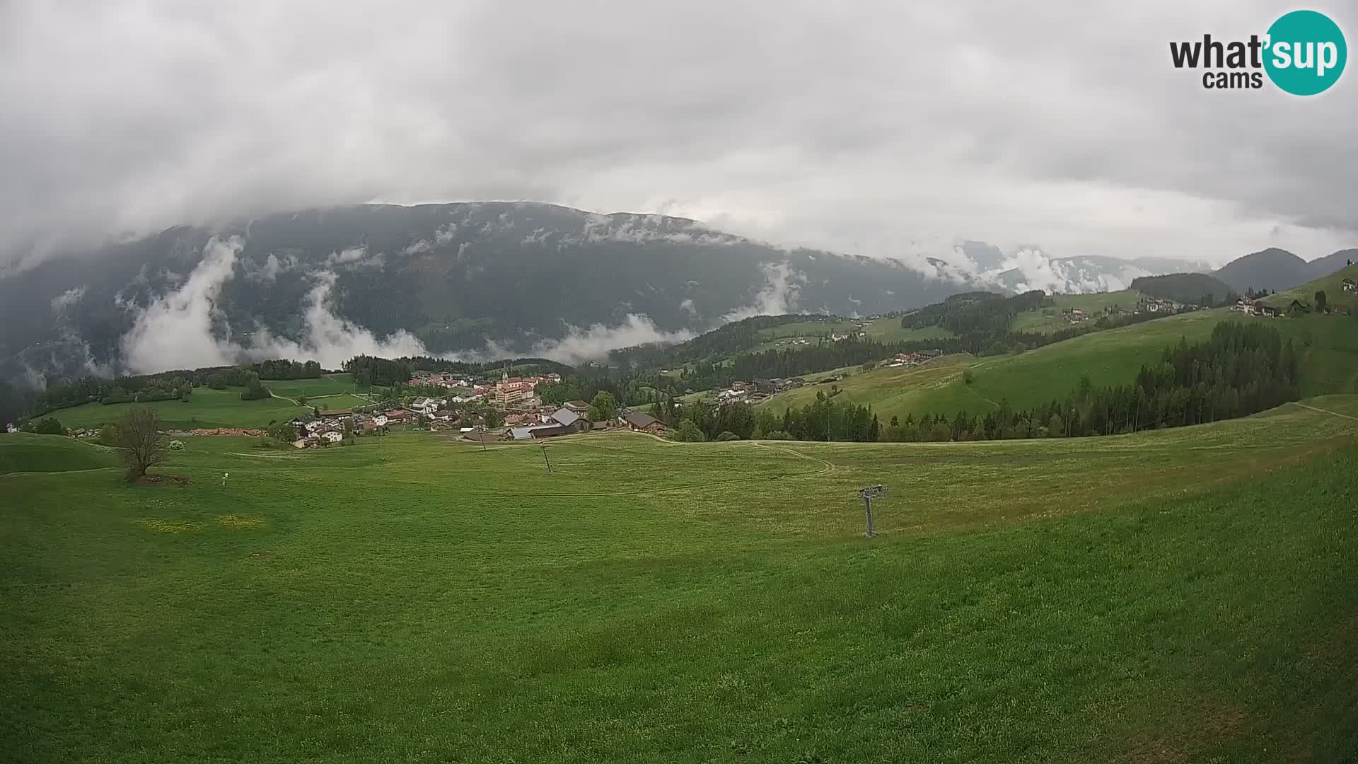 Spletna kamera Terenten (1210m) – Pogled v živo na dolino Pusteria