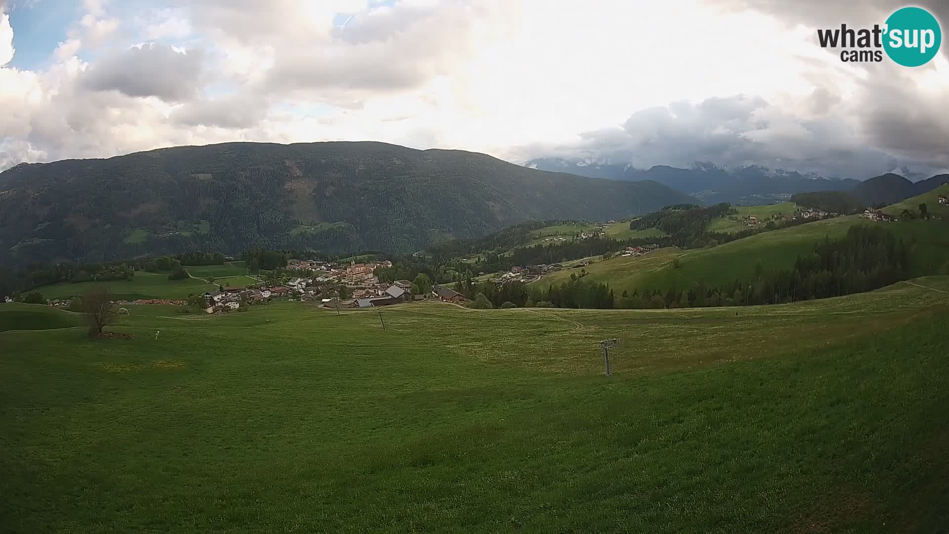 Spletna kamera Terenten (1210m) – Pogled v živo na dolino Pusteria