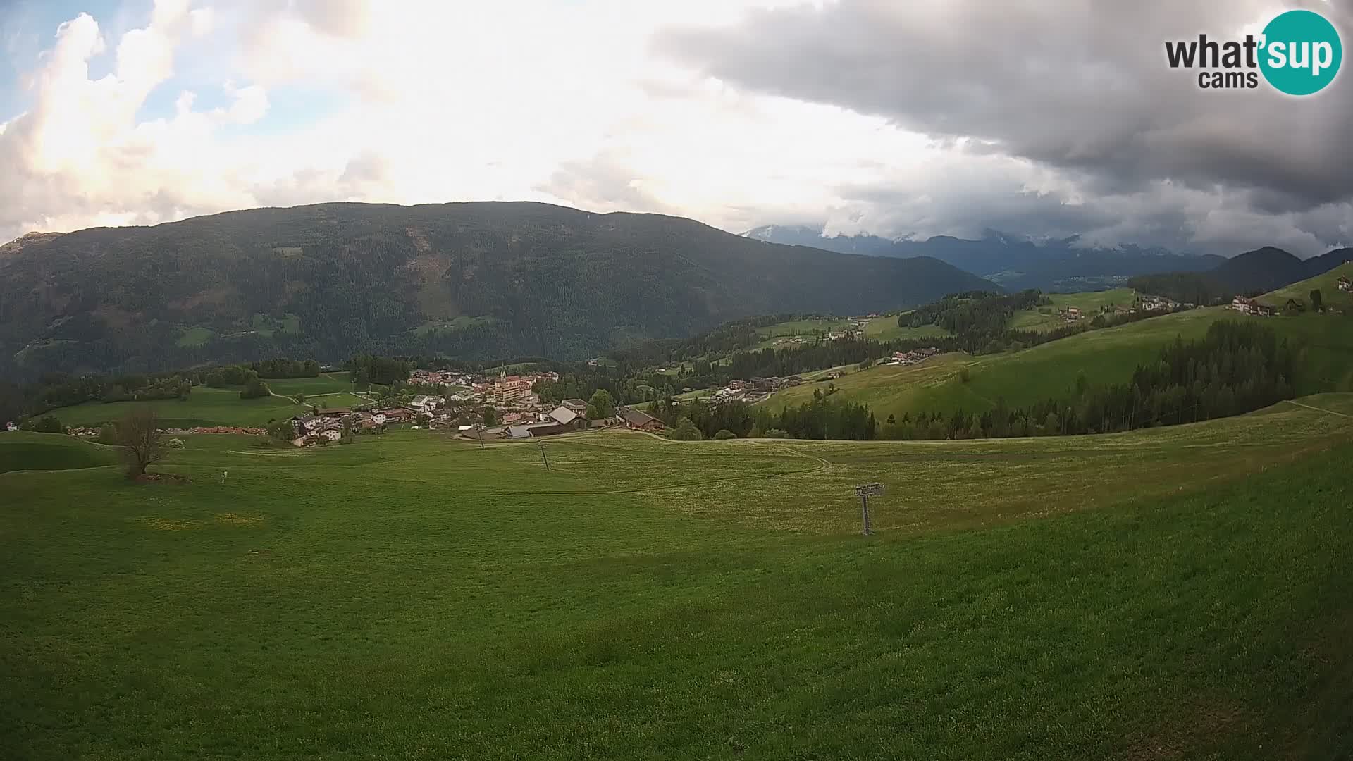 Spletna kamera Terenten (1210m) – Pogled v živo na dolino Pusteria