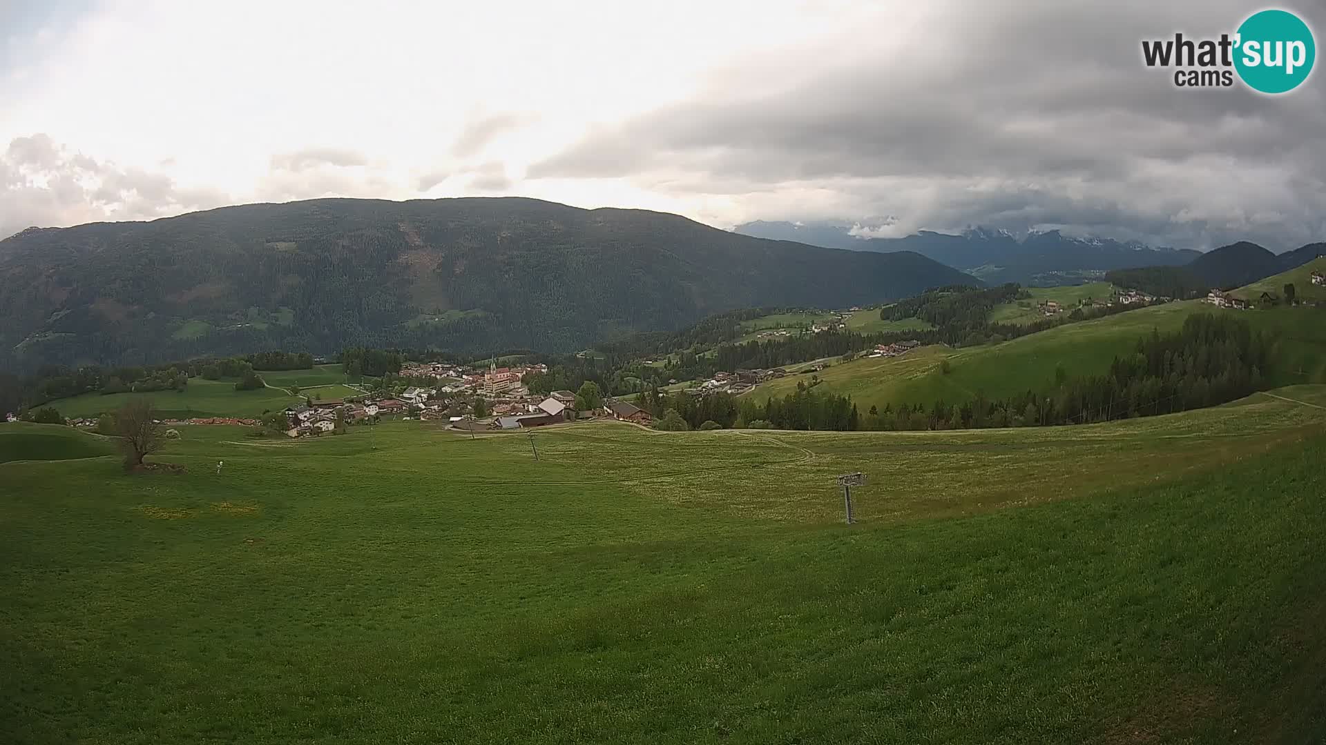 Spletna kamera Terenten (1210m) – Pogled v živo na dolino Pusteria