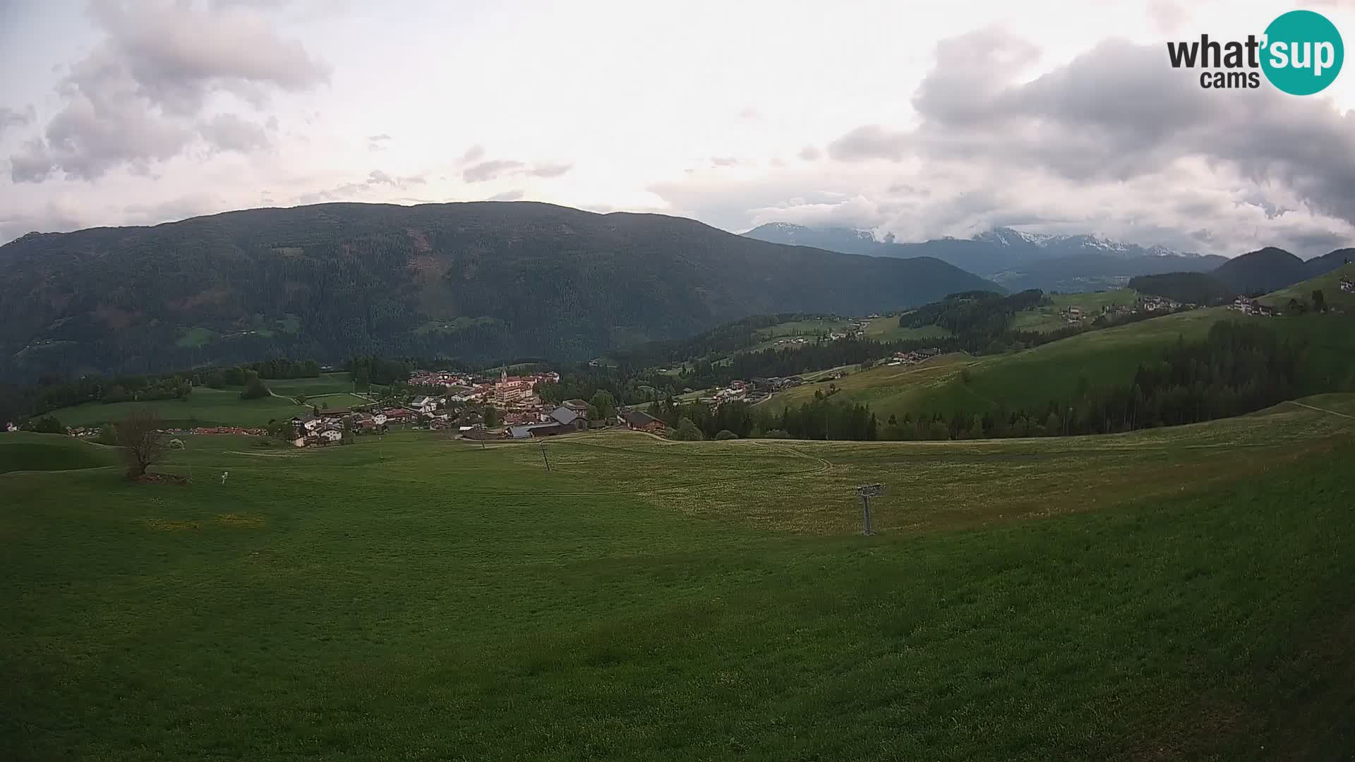 Spletna kamera Terenten (1210m) – Pogled v živo na dolino Pusteria