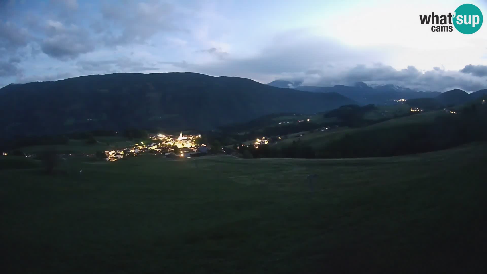 Spletna kamera Terenten (1210m) – Pogled v živo na dolino Pusteria