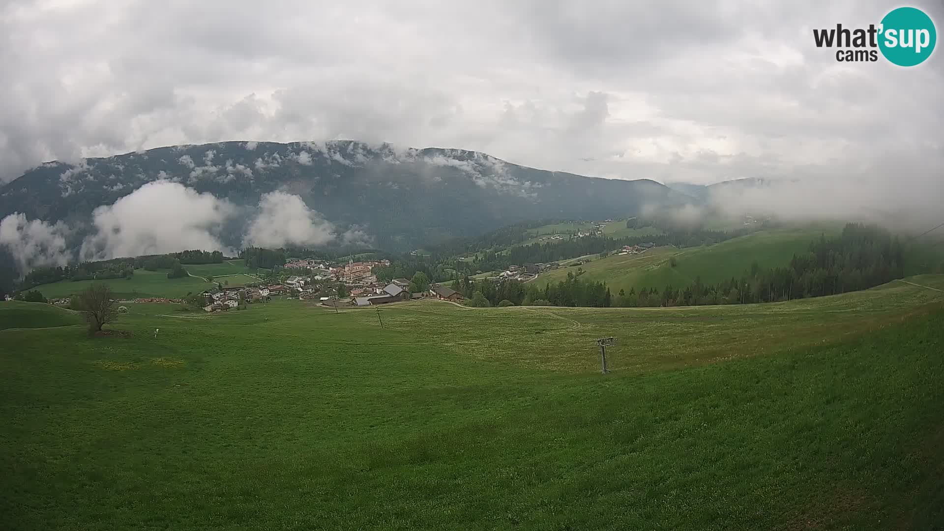 Spletna kamera Terenten (1210m) – Pogled v živo na dolino Pusteria