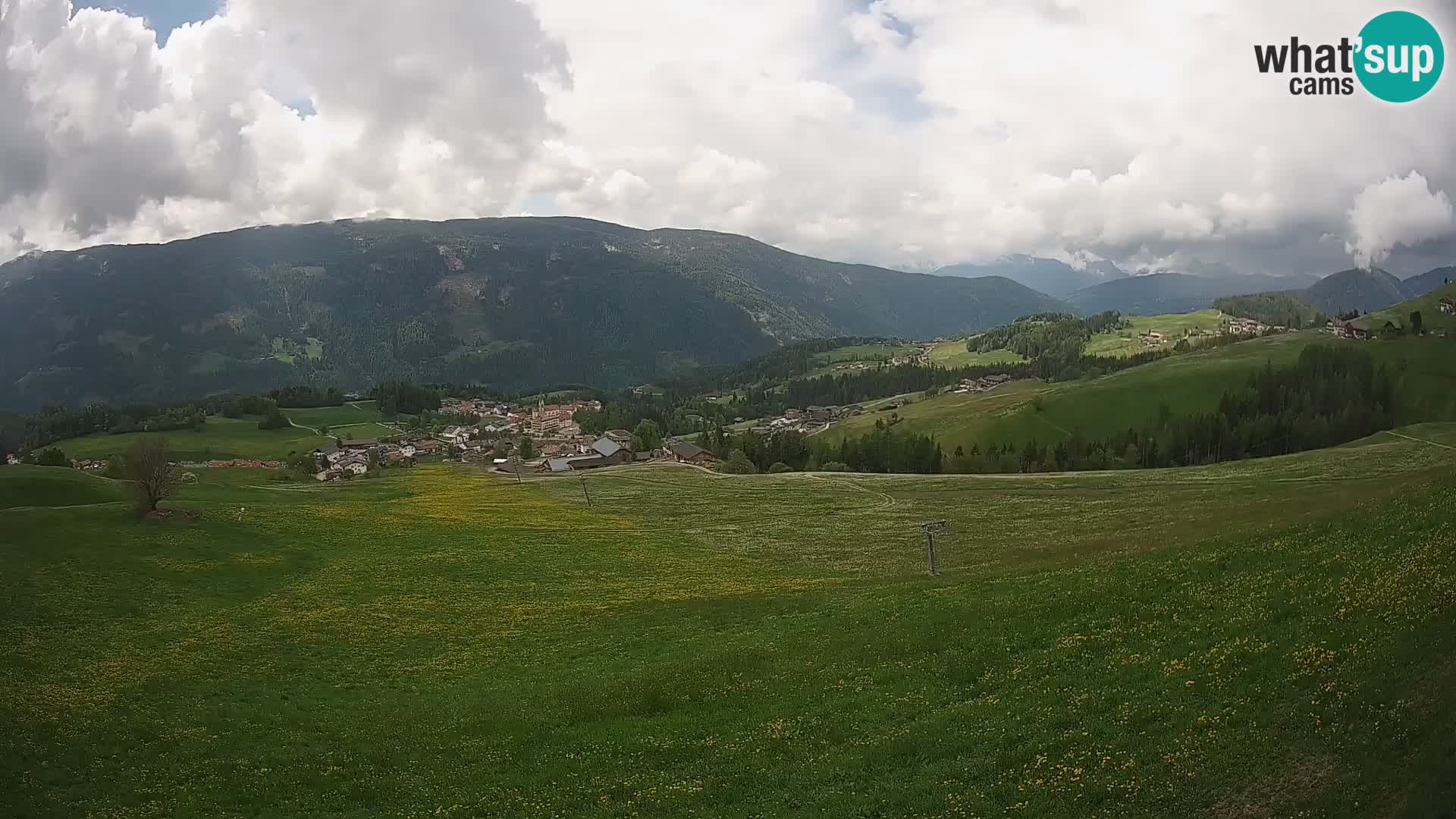 Spletna kamera Terenten (1210m) – Pogled v živo na dolino Pusteria