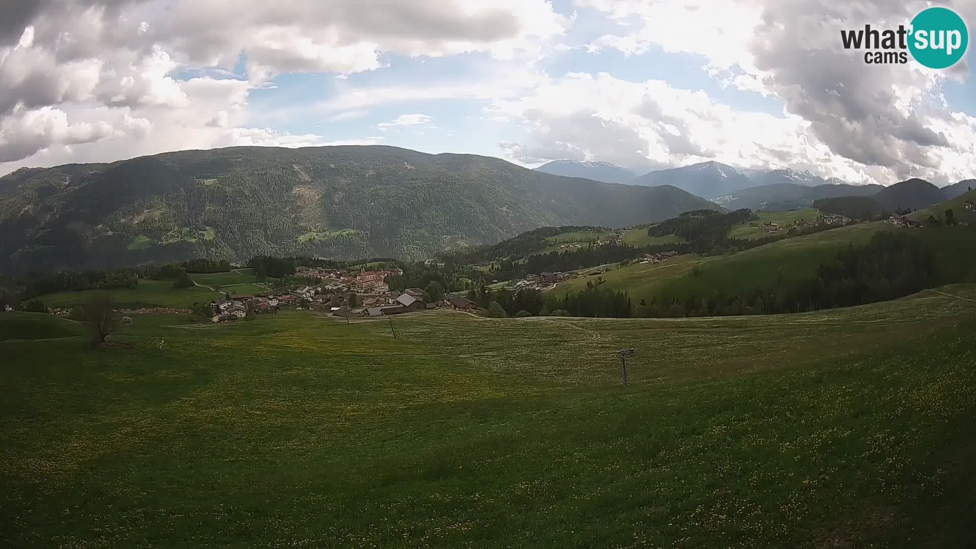Spletna kamera Terenten (1210m) – Pogled v živo na dolino Pusteria