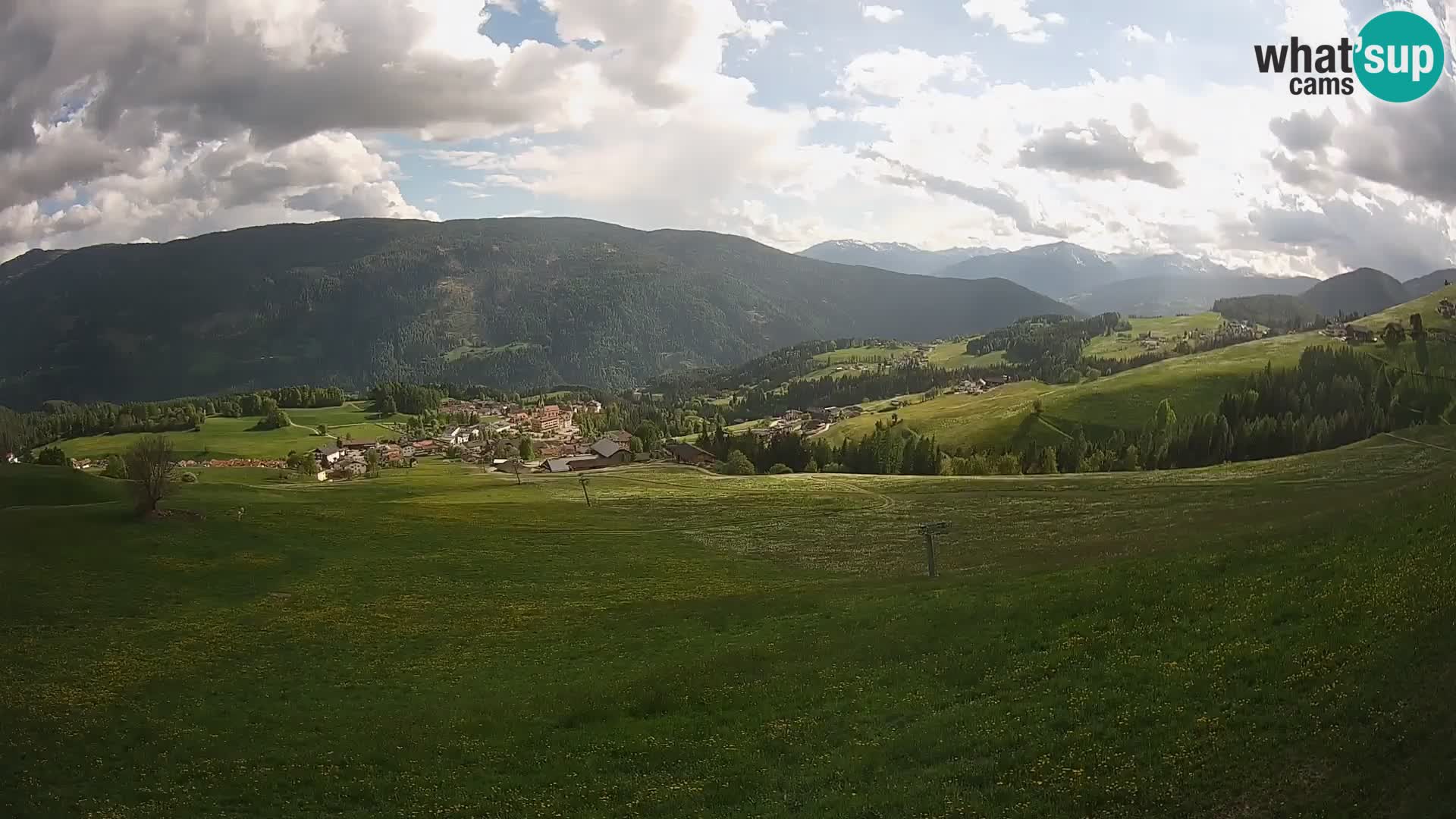 Spletna kamera Terenten (1210m) – Pogled v živo na dolino Pusteria