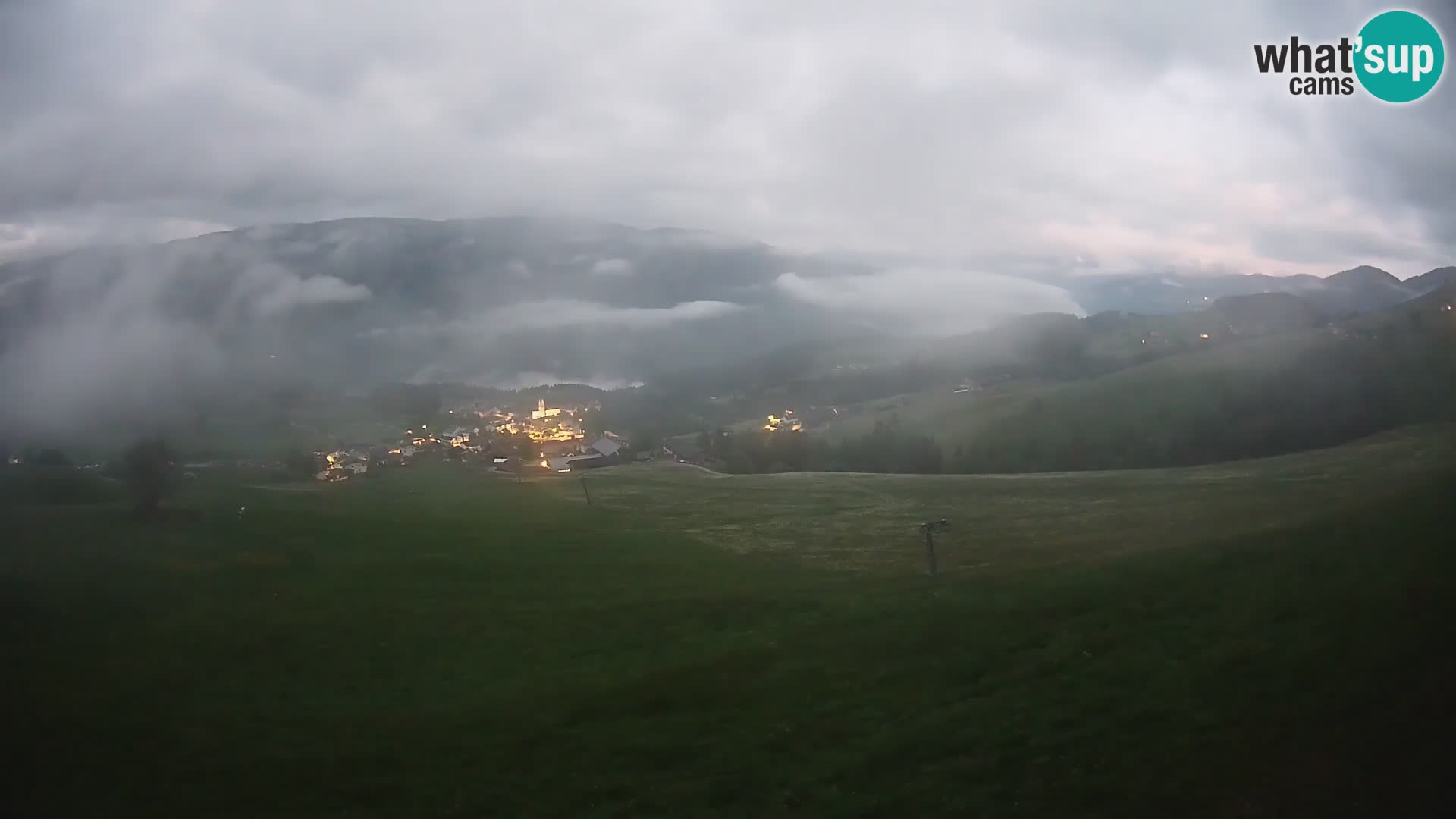 Spletna kamera Terenten (1210m) – Pogled v živo na dolino Pusteria