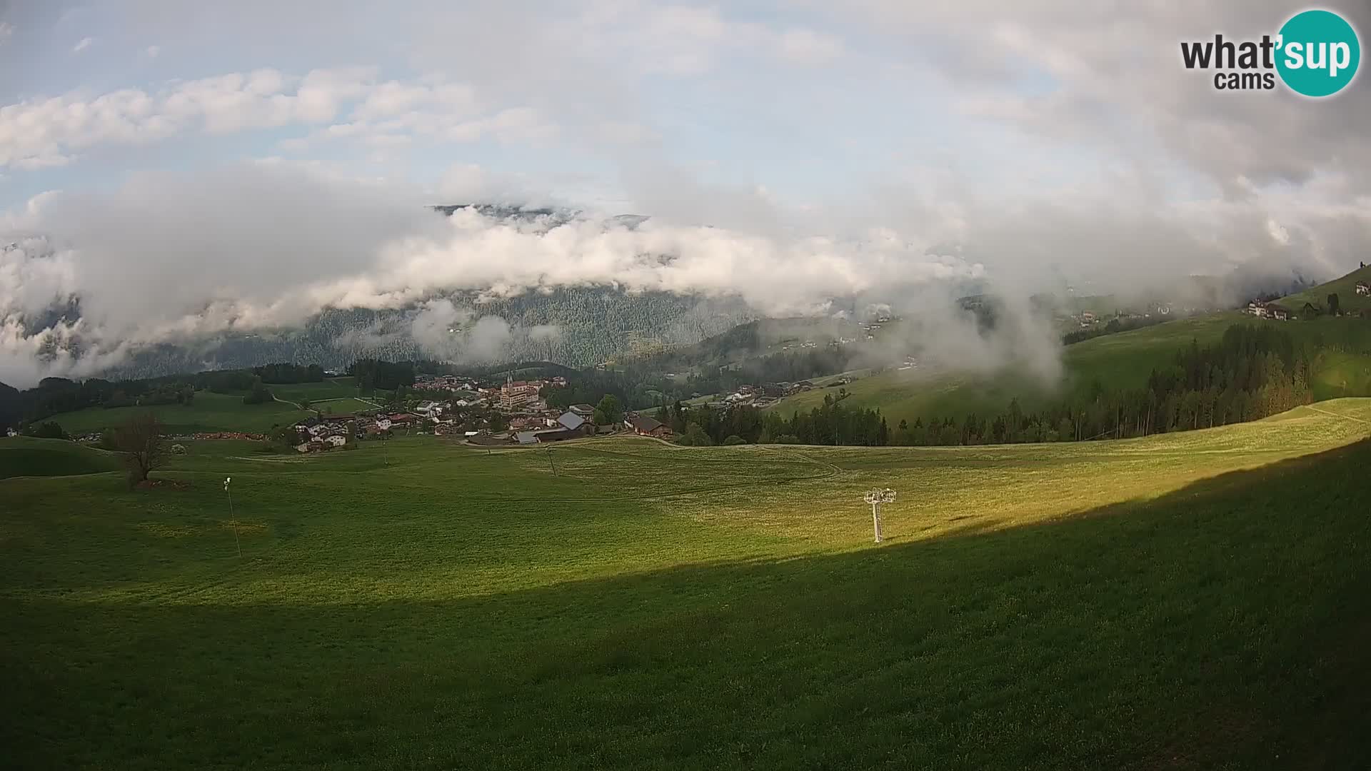 Spletna kamera Terenten (1210m) – Pogled v živo na dolino Pusteria